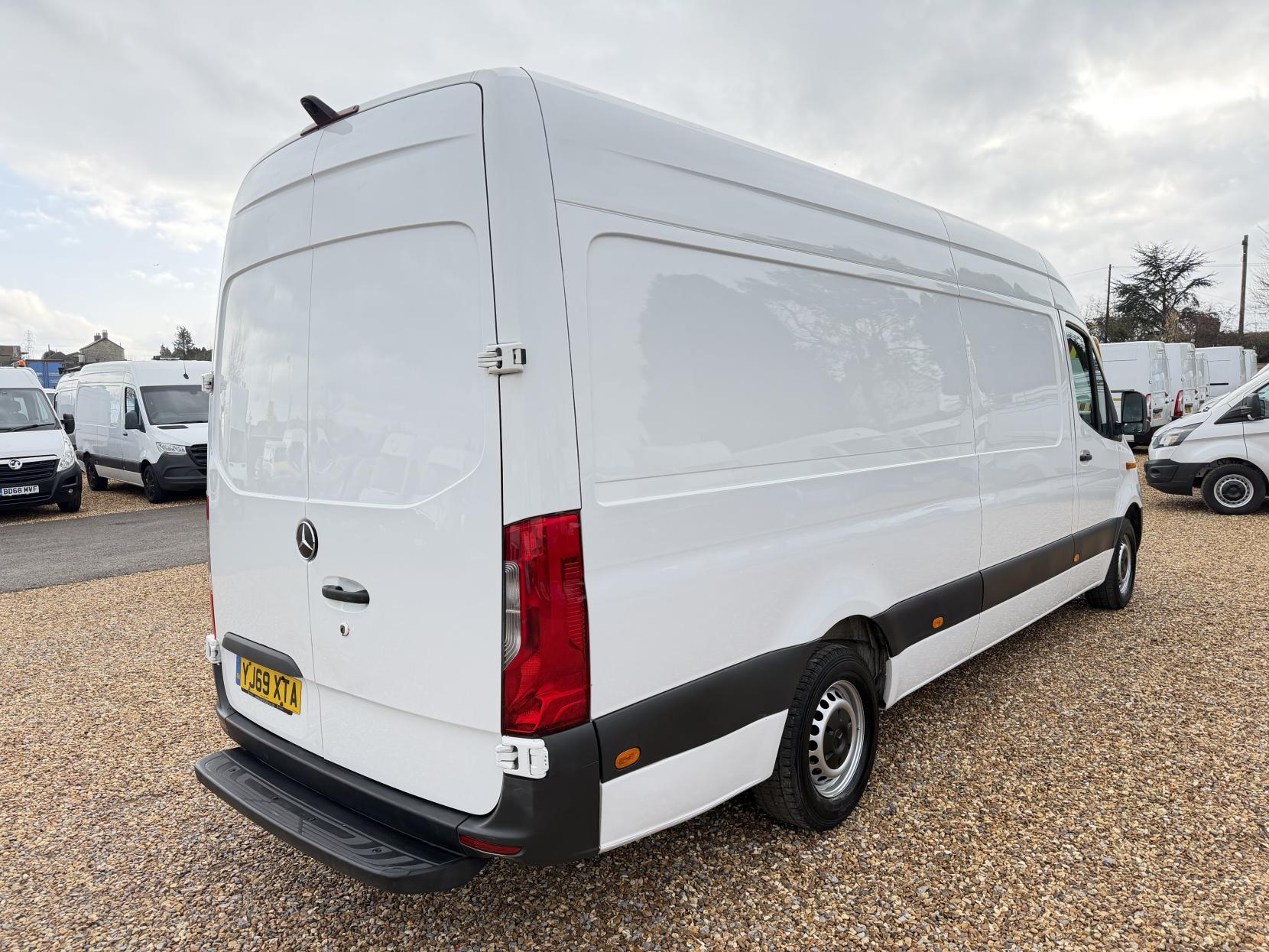 Mercedes-Benz Sprinter 2.1 311 CDI Panel Van 5dr Diesel Manual RWD L3 H2 Euro 6 (114 ps)