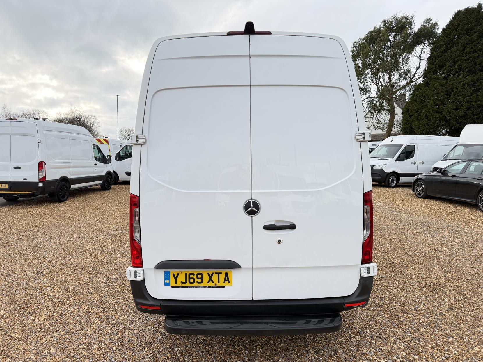 Mercedes-Benz Sprinter 2.1 311 CDI Panel Van 5dr Diesel Manual RWD L3 H2 Euro 6 (114 ps)