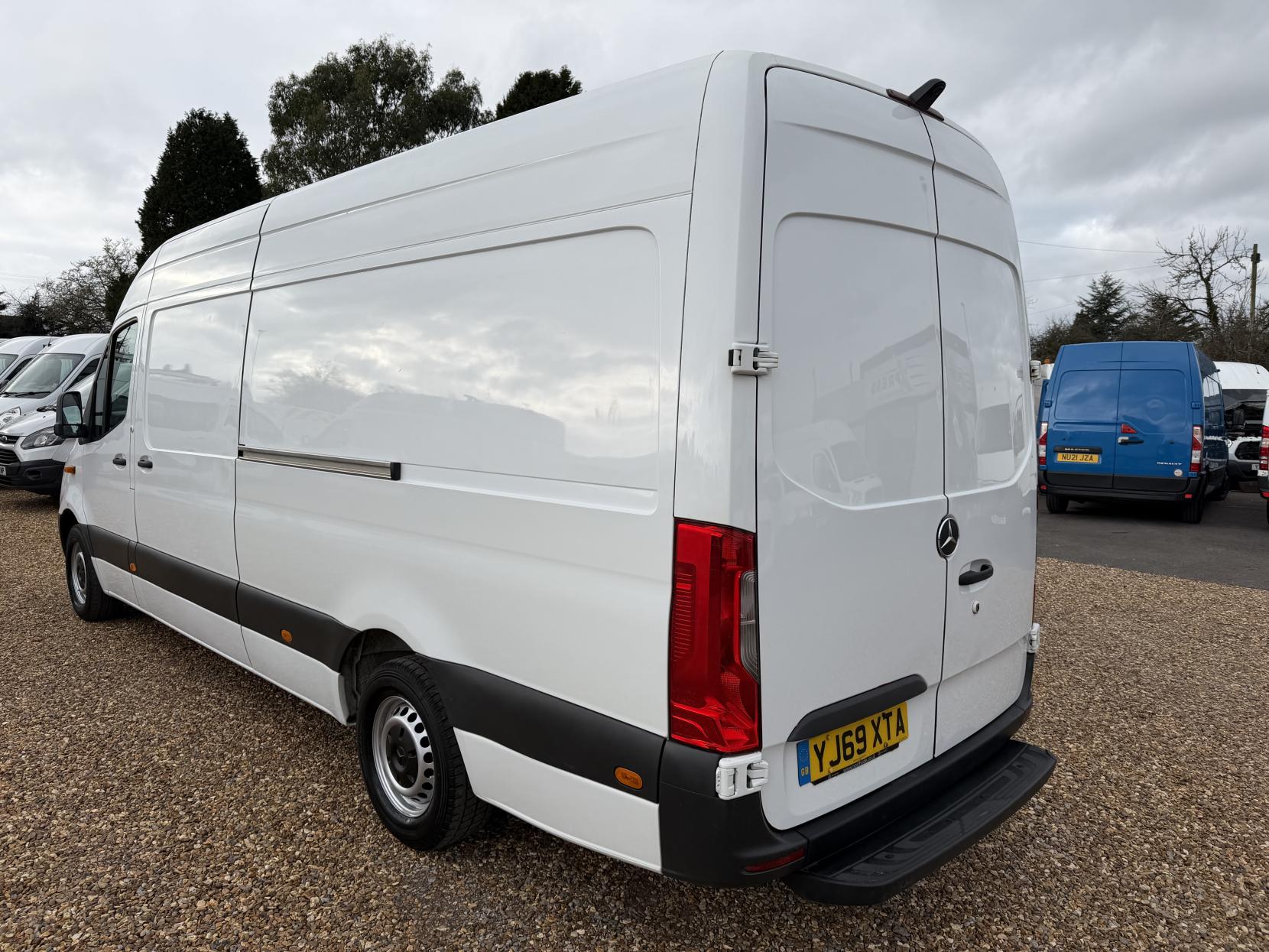 Mercedes-Benz Sprinter 2.1 311 CDI Panel Van 5dr Diesel Manual RWD L3 H2 Euro 6 (114 ps)