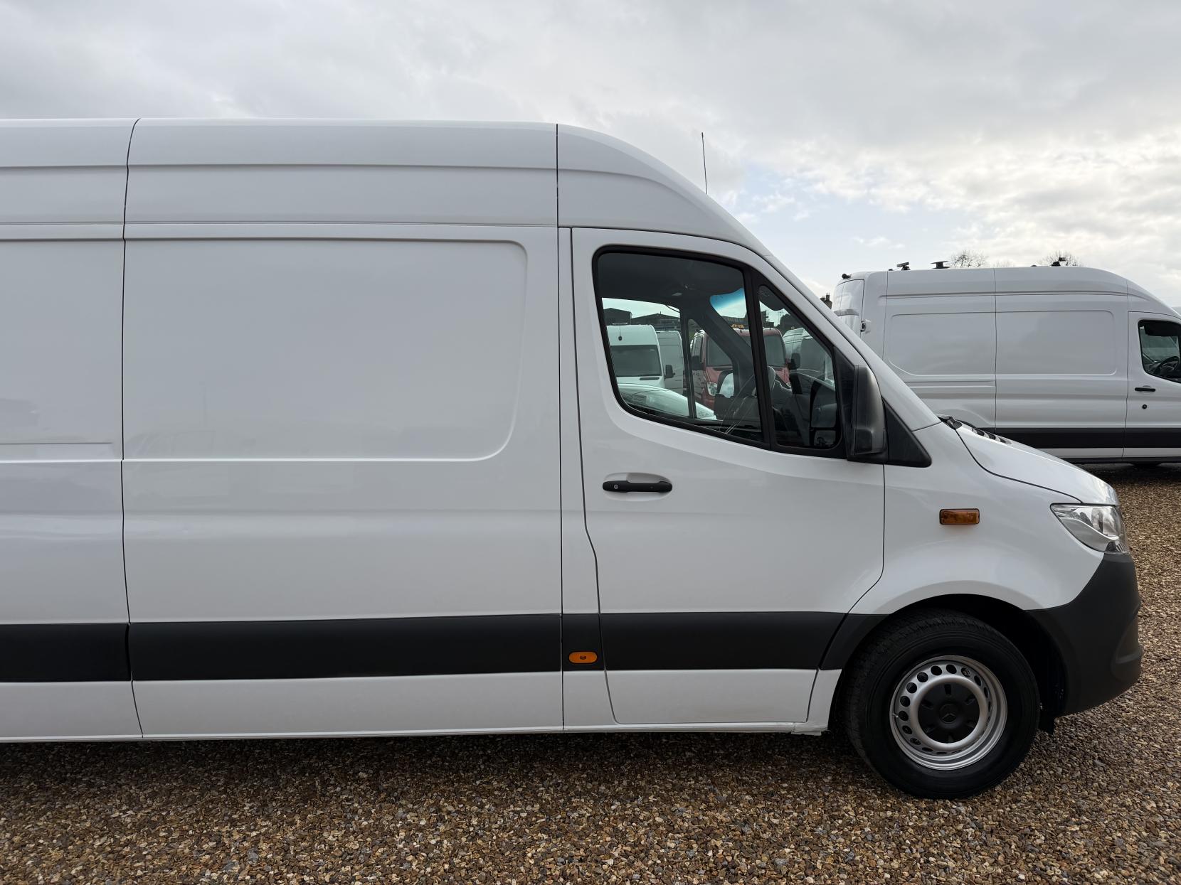Mercedes-Benz Sprinter 2.1 311 CDI Panel Van 5dr Diesel Manual RWD L3 H2 Euro 6 (114 ps)