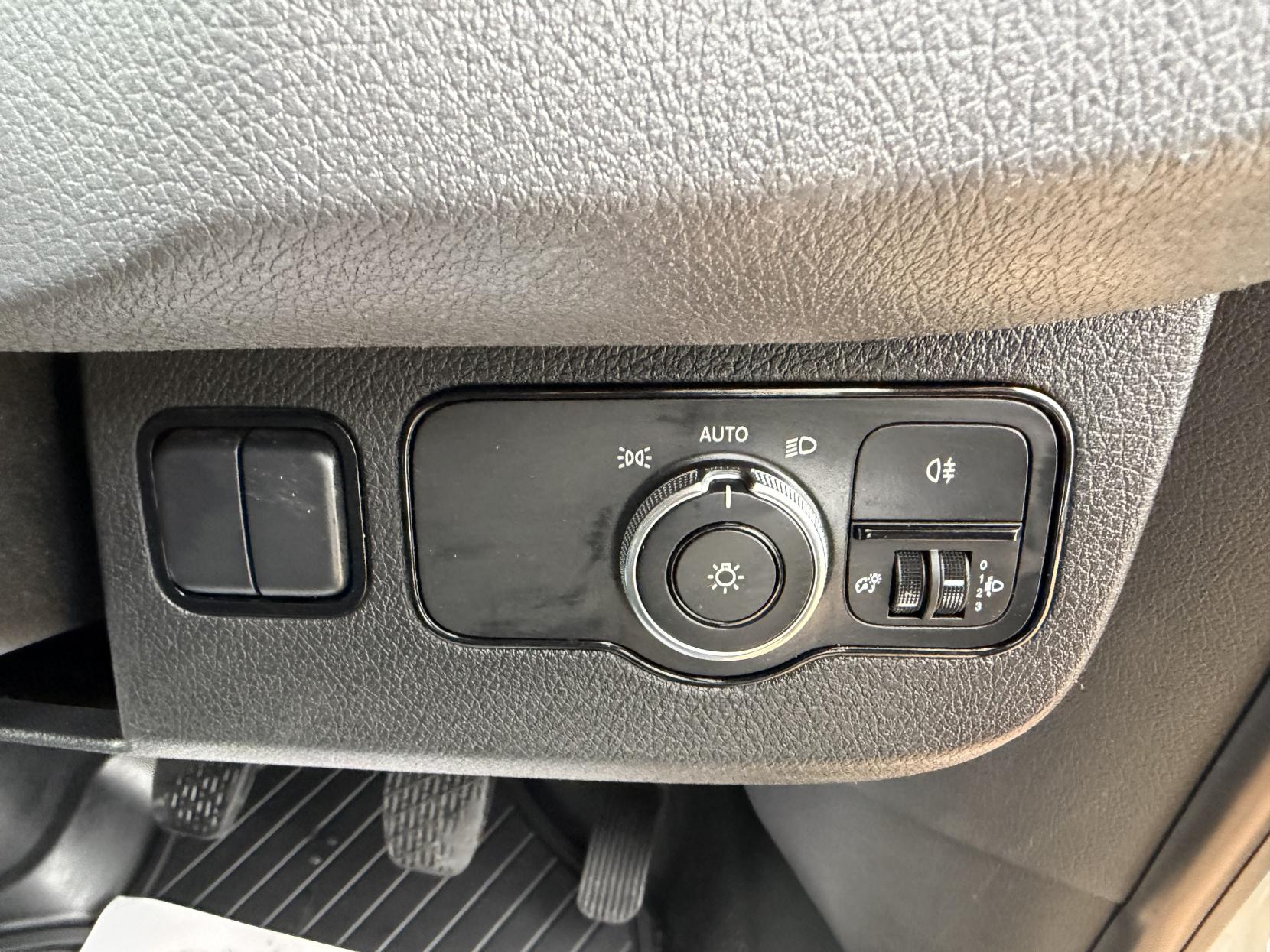 Mercedes-Benz Sprinter 2.1 311 CDI Panel Van 5dr Diesel Manual RWD L3 H2 Euro 6 (114 ps)