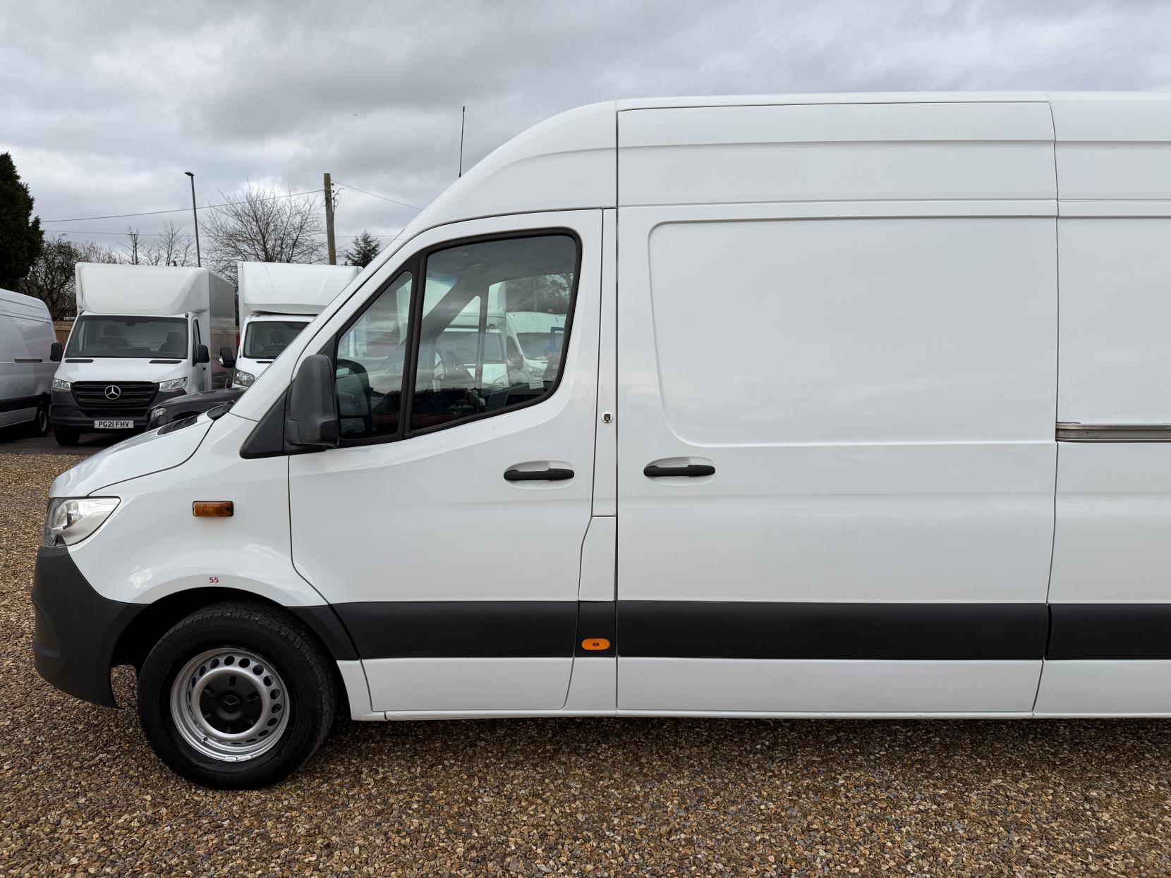 Mercedes-Benz Sprinter 2.1 311 CDI Panel Van 5dr Diesel Manual RWD L3 H2 Euro 6 (114 ps)