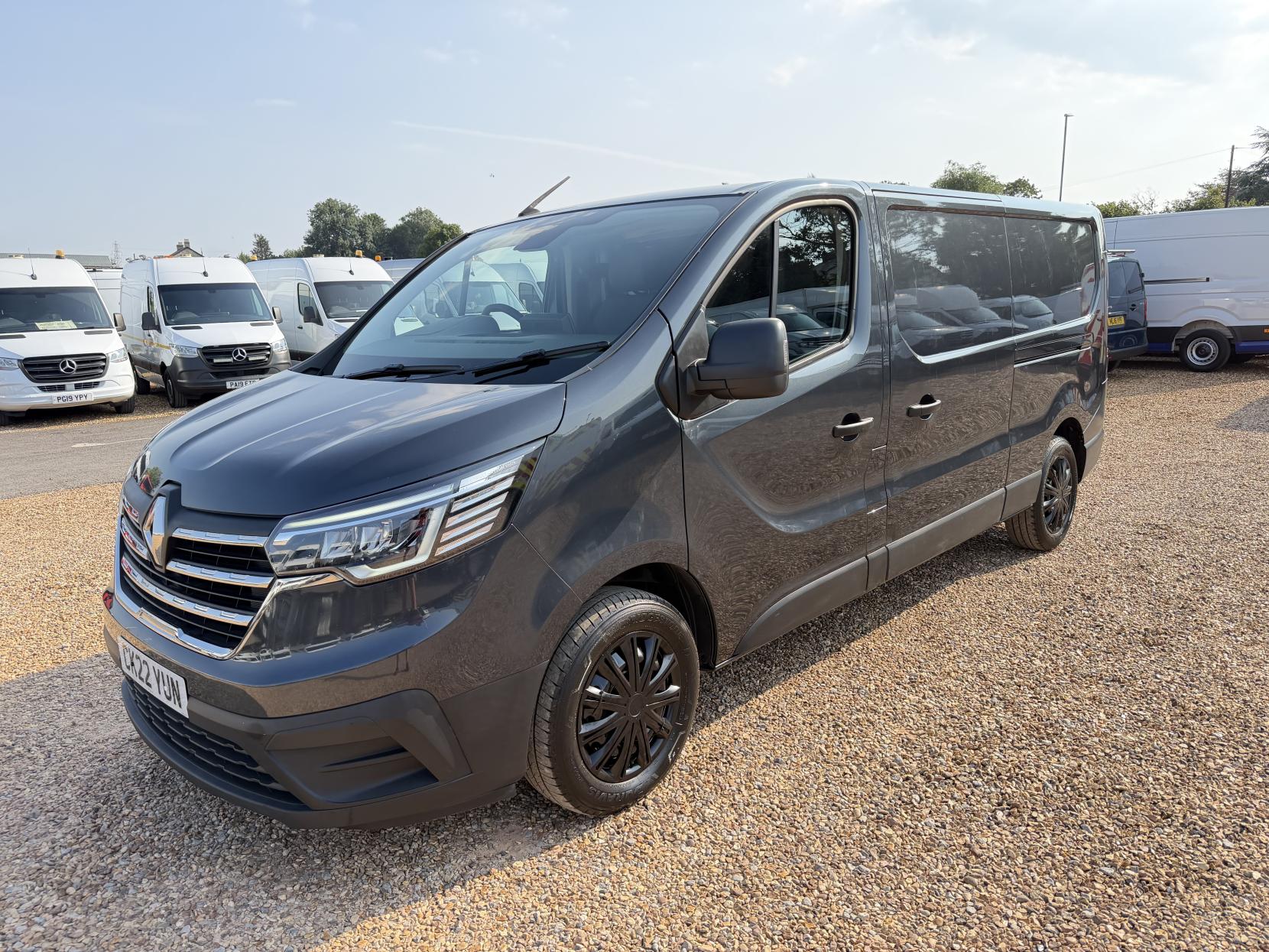2022 Renault Trafic 2.0 dCi Blue LL30 Business+ Panel Van 5dr Diesel Manual L2 H1 Euro 6 (s/s) (130 ps) - Thumbnail 7
