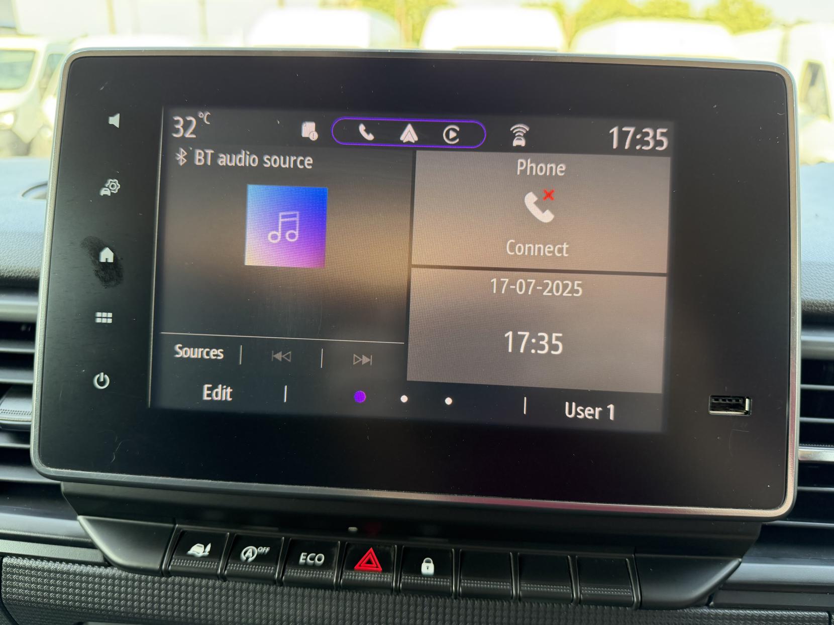 2022 Renault Trafic 2.0 dCi Blue LL30 Business+ Panel Van 5dr Diesel Manual L2 H1 Euro 6 (s/s) (130 ps) - Thumbnail 38
