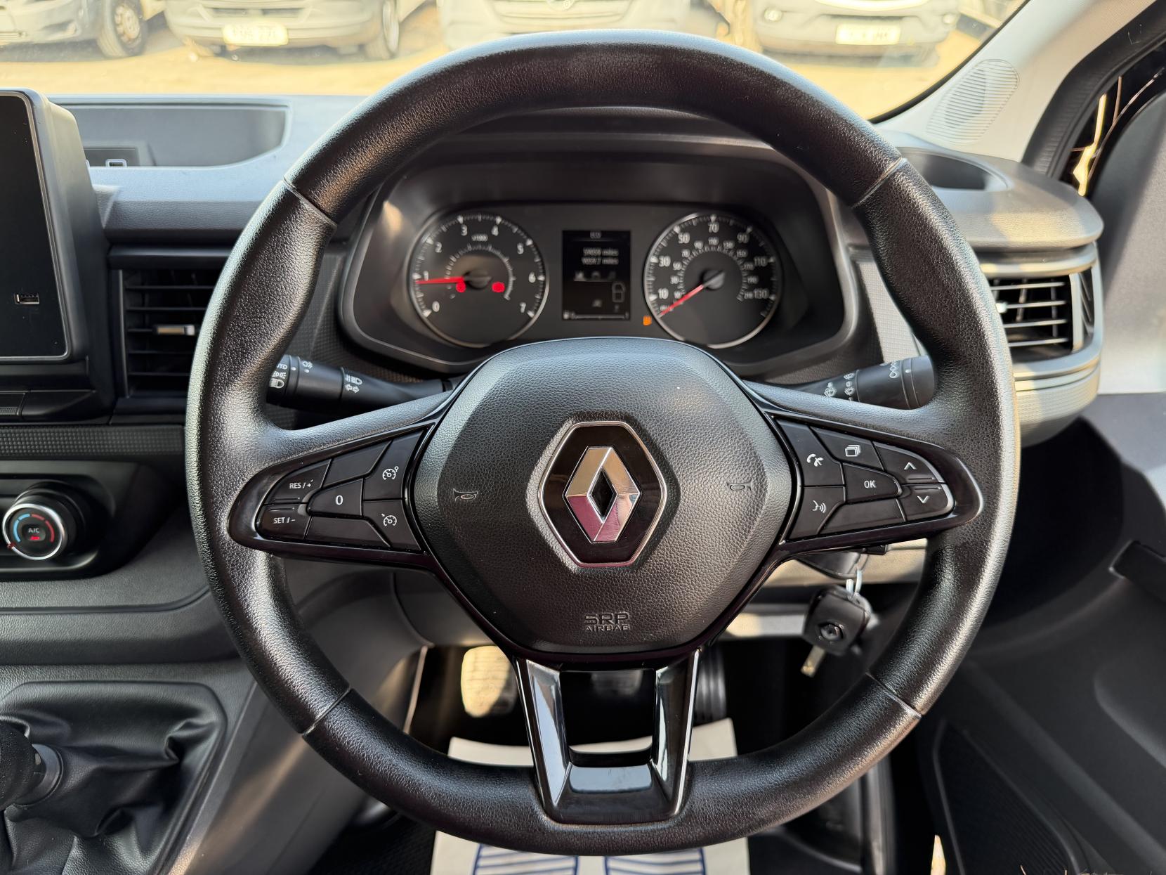 2022 Renault Trafic 2.0 dCi Blue LL30 Business+ Panel Van 5dr Diesel Manual L2 H1 Euro 6 (s/s) (130 ps) - Thumbnail 40