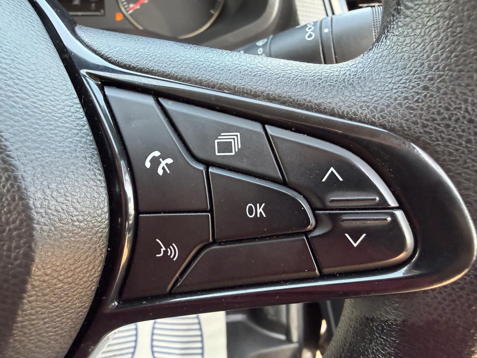 2022 Renault Trafic 2.0 dCi Blue LL30 Business+ Panel Van 5dr Diesel Manual L2 H1 Euro 6 (s/s) (130 ps) - Thumbnail 37