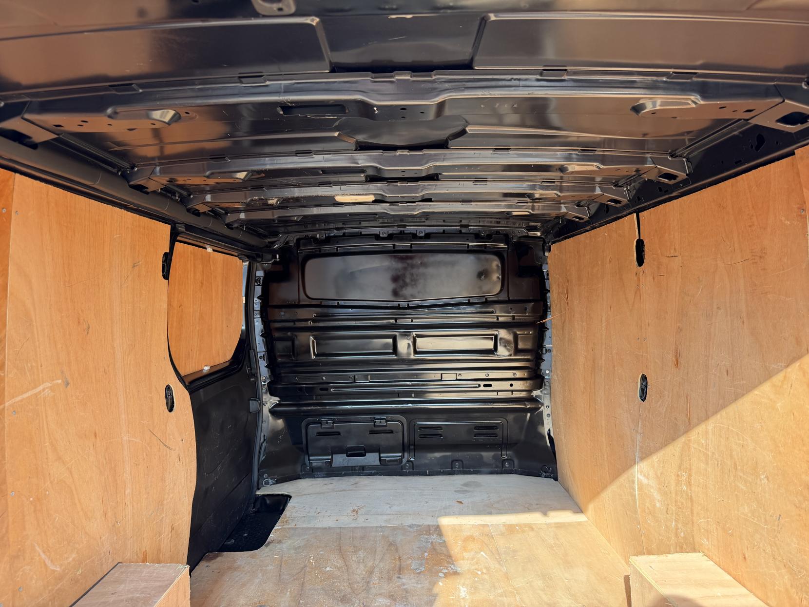 2022 Renault Trafic 2.0 dCi Blue LL30 Business+ Panel Van 5dr Diesel Manual L2 H1 Euro 6 (s/s) (130 ps) - Thumbnail 33