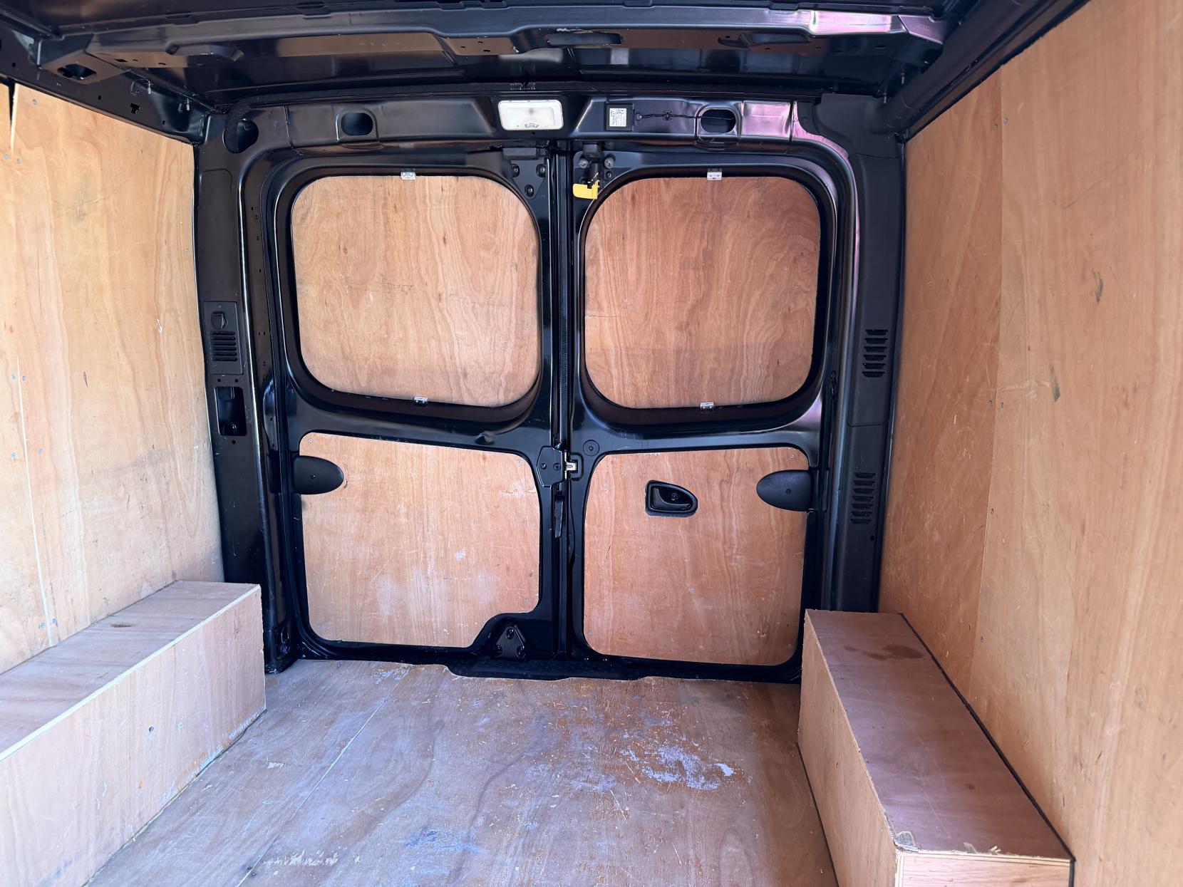 2022 Renault Trafic 2.0 dCi Blue LL30 Business+ Panel Van 5dr Diesel Manual L2 H1 Euro 6 (s/s) (130 ps) - Thumbnail 25
