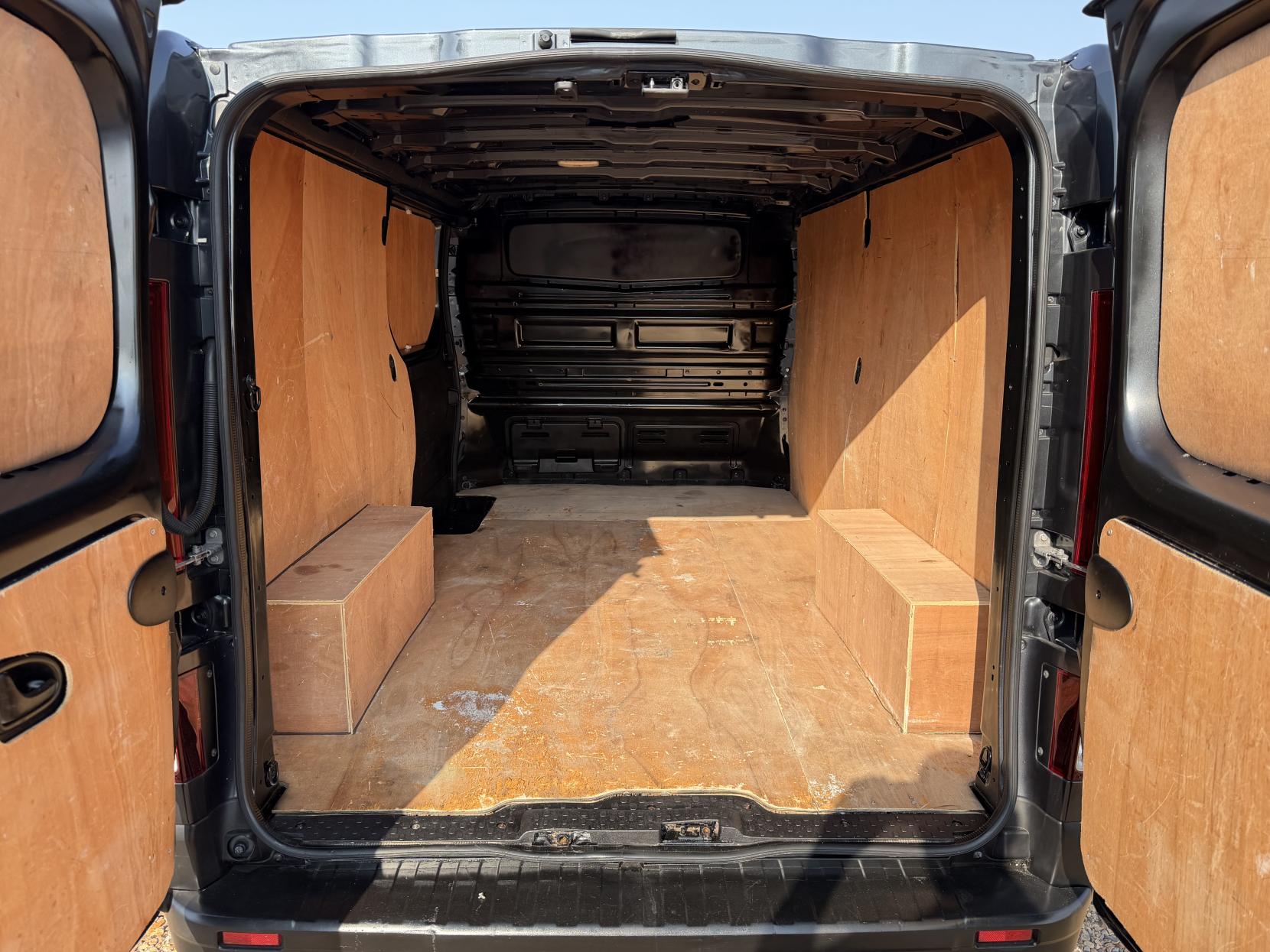 2022 Renault Trafic 2.0 dCi Blue LL30 Business+ Panel Van 5dr Diesel Manual L2 H1 Euro 6 (s/s) (130 ps) - Thumbnail 3