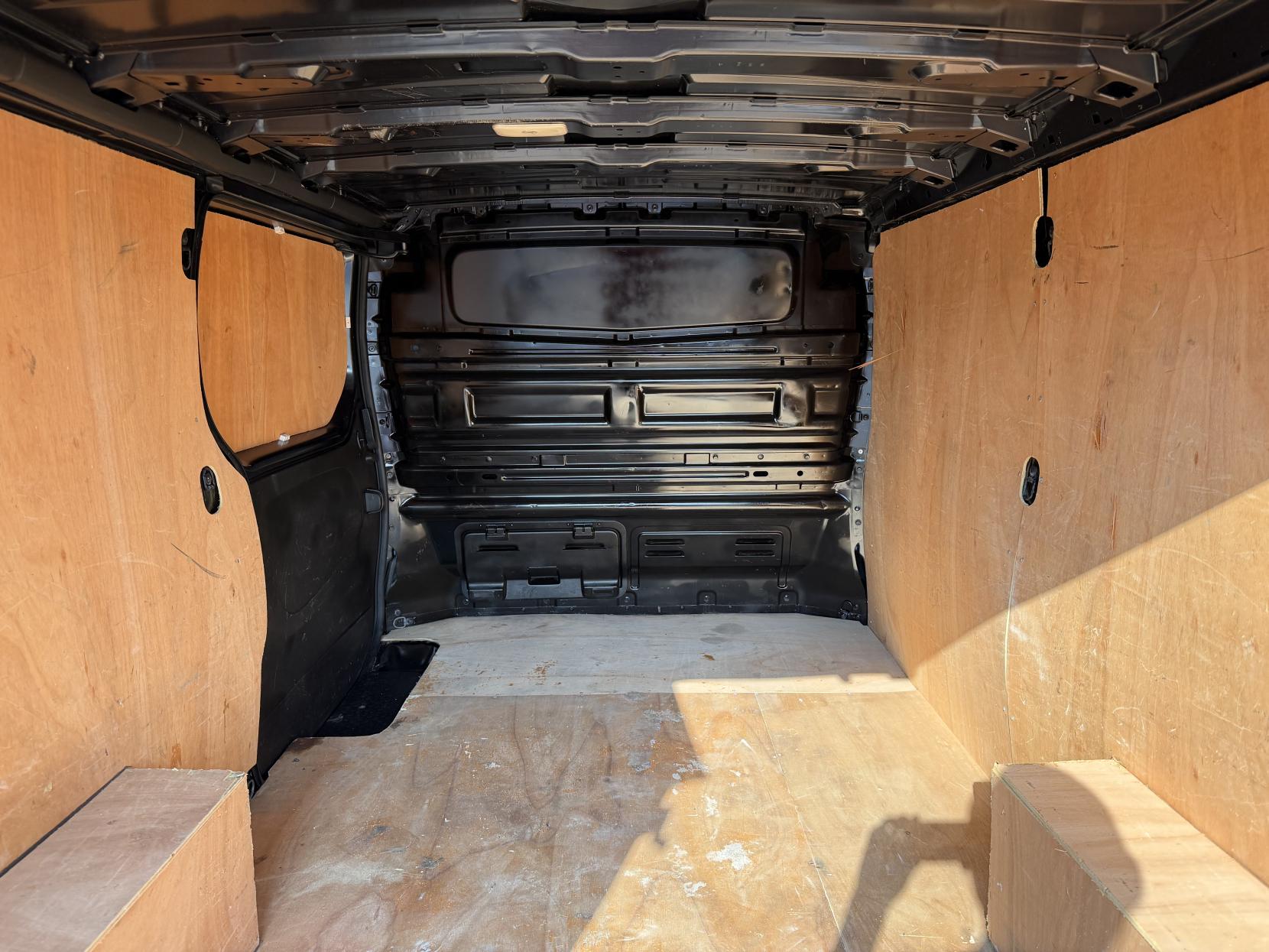 2022 Renault Trafic 2.0 dCi Blue LL30 Business+ Panel Van 5dr Diesel Manual L2 H1 Euro 6 (s/s) (130 ps) - Thumbnail 26