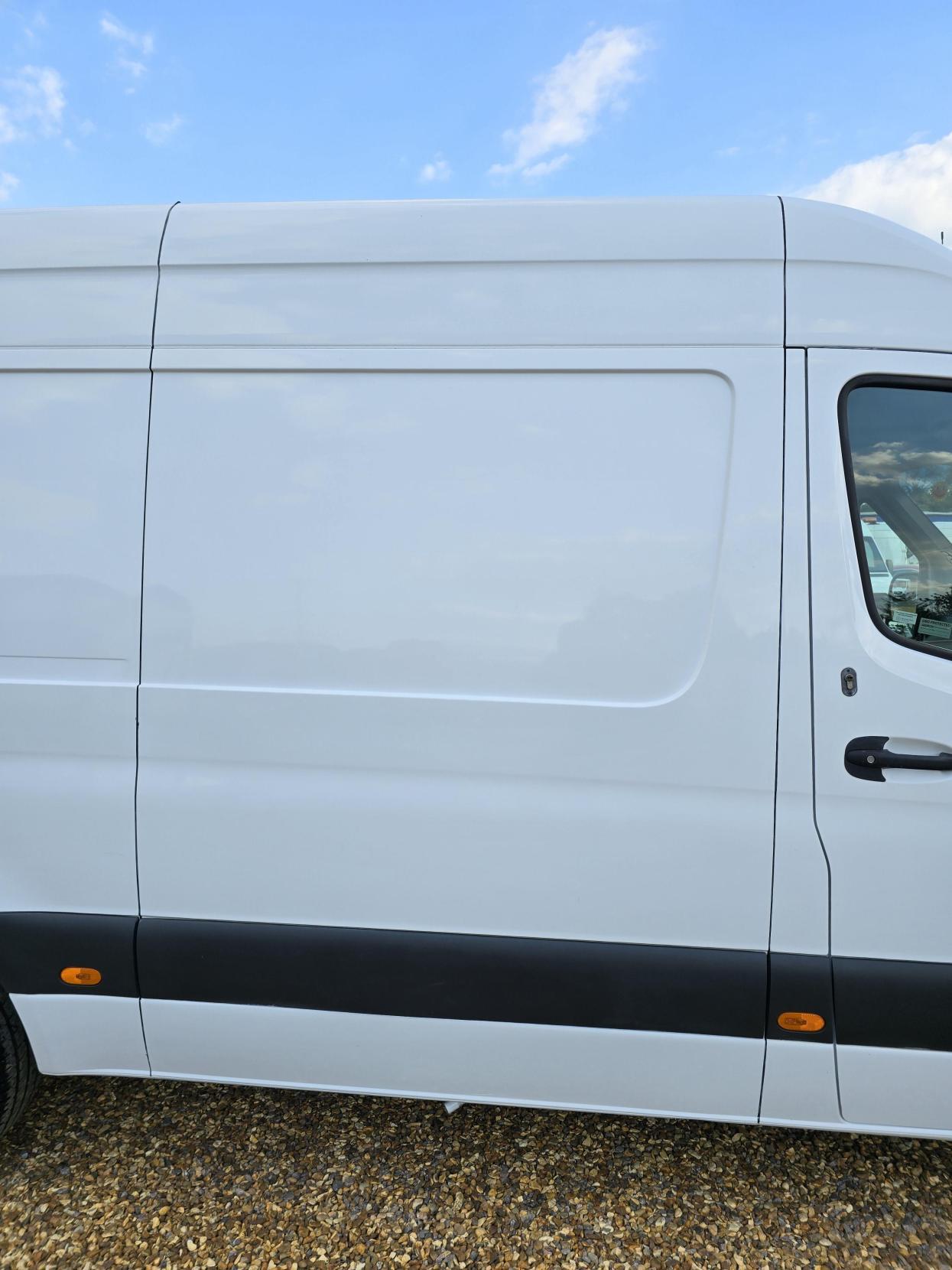 Mercedes-Benz Sprinter 2.1 316 CDI Panel Van 5dr Diesel Manual RWD L2 H2 Euro 6 (163 ps)