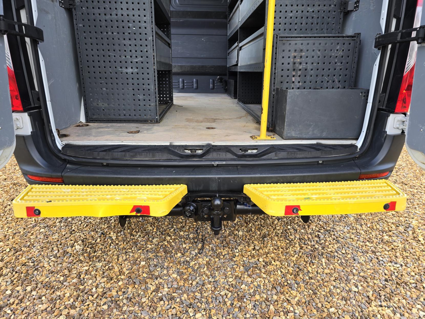 Mercedes-Benz Sprinter 2.1 316 CDI Panel Van 5dr Diesel Manual RWD L2 H2 Euro 6 (163 ps)