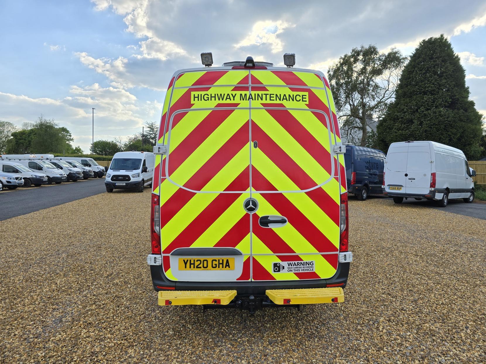 Mercedes-Benz Sprinter 2.1 316 CDI Panel Van 5dr Diesel Manual RWD L2 H2 Euro 6 (163 ps)