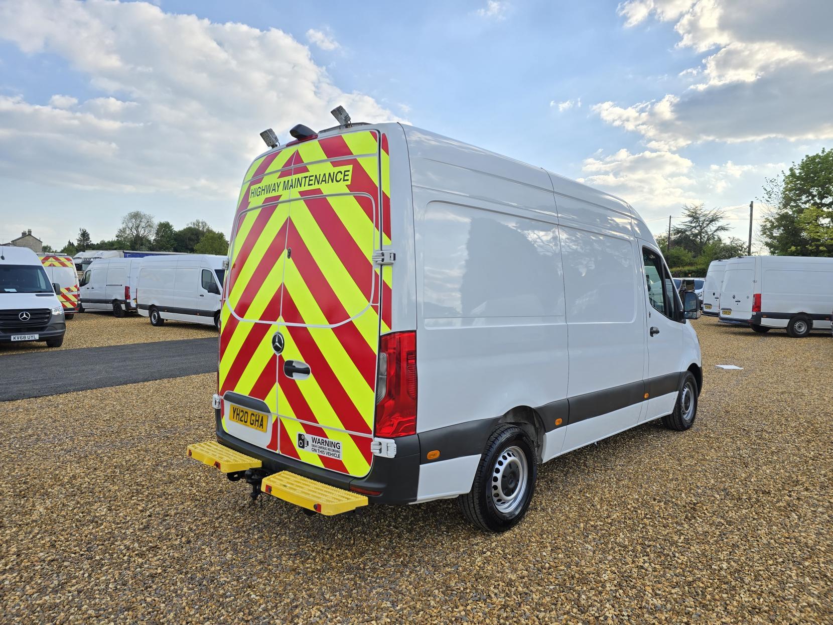 Mercedes-Benz Sprinter 2.1 316 CDI Panel Van 5dr Diesel Manual RWD L2 H2 Euro 6 (163 ps)