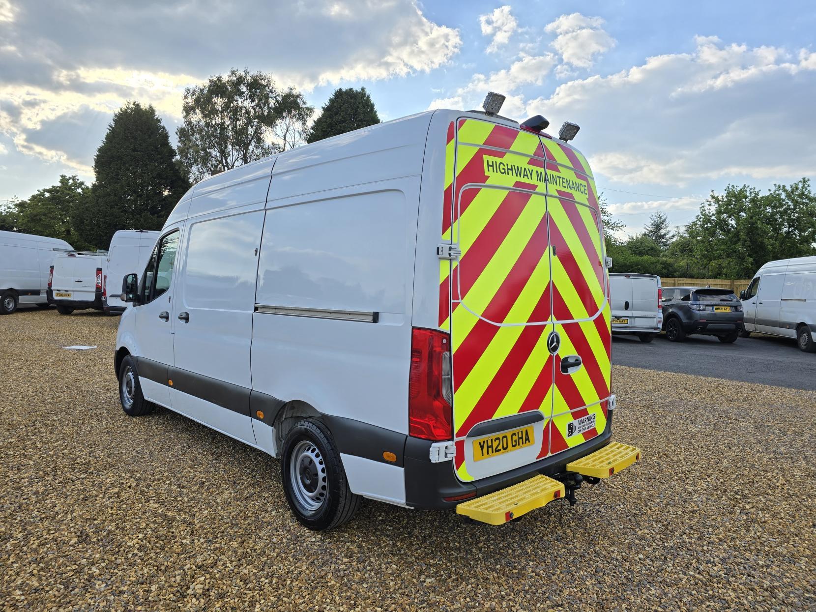 Mercedes-Benz Sprinter 2.1 316 CDI Panel Van 5dr Diesel Manual RWD L2 H2 Euro 6 (163 ps)