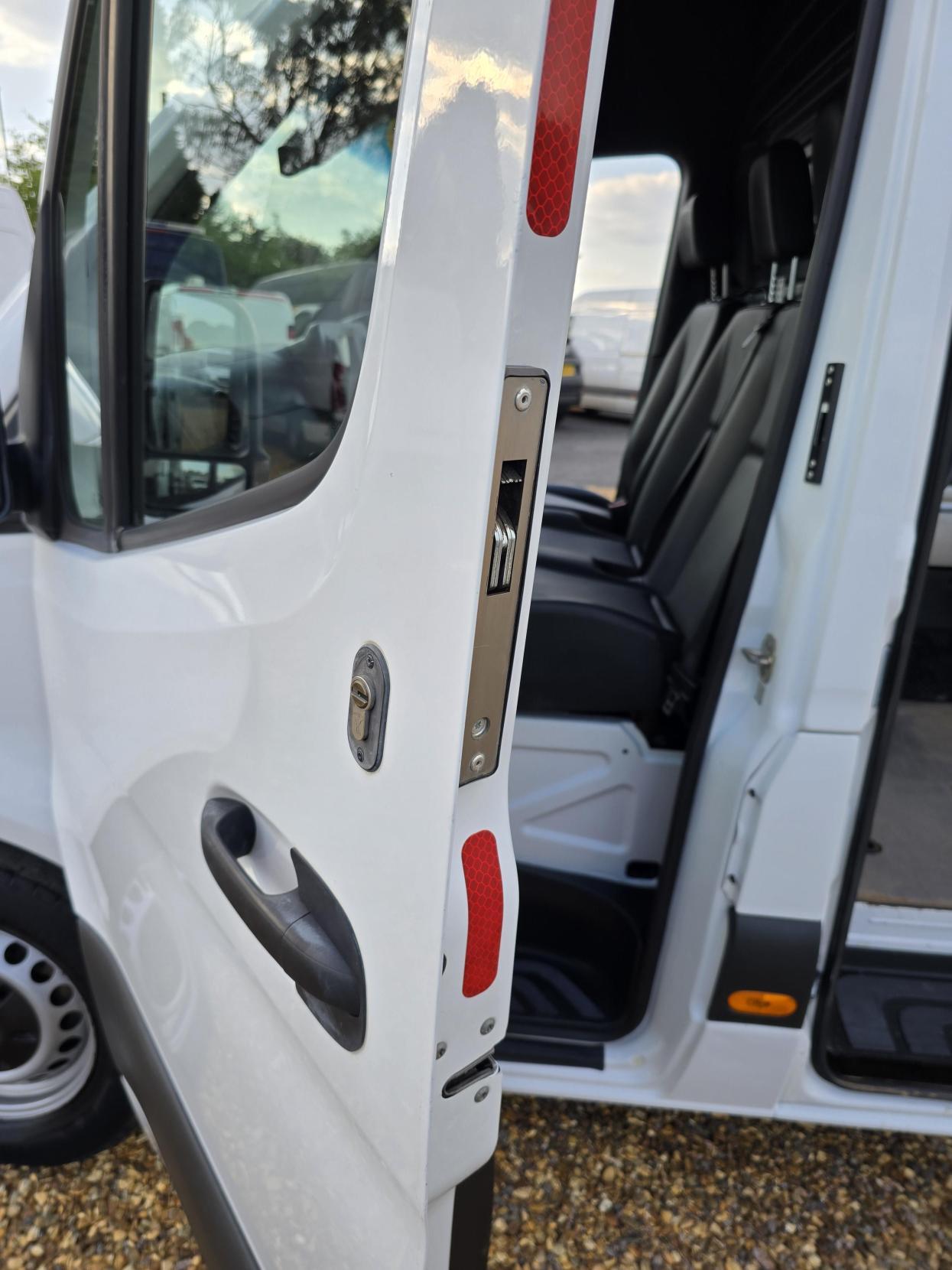 Mercedes-Benz Sprinter 2.1 316 CDI Panel Van 5dr Diesel Manual RWD L2 H2 Euro 6 (163 ps)