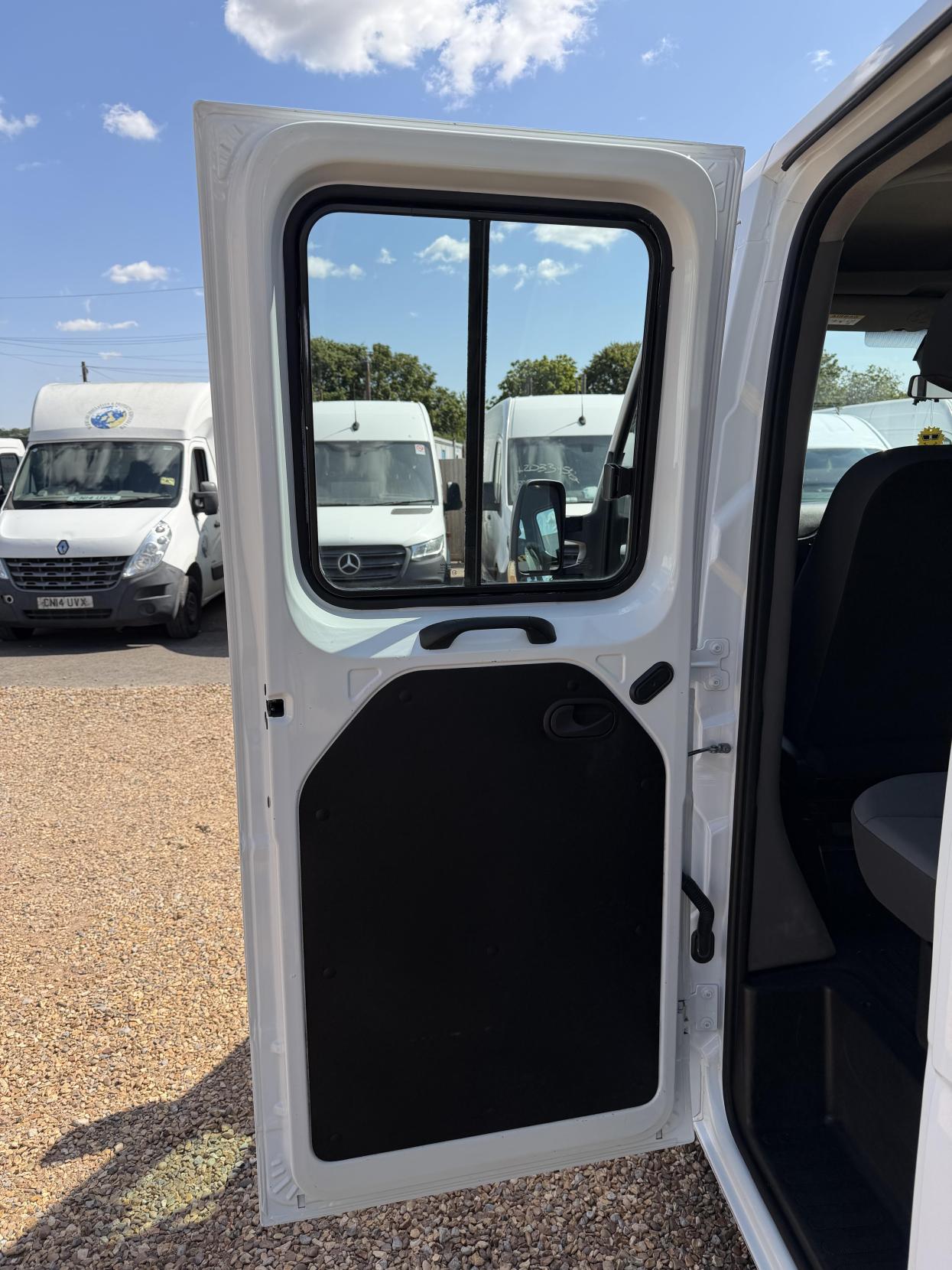 2019 Vauxhall Movano 2.3 CDTi 3500 BiTurbo Chassis Double Cab 4dr Diesel Manual FWD L2 H1 Euro 6 (135 ps) - Thumbnail 25