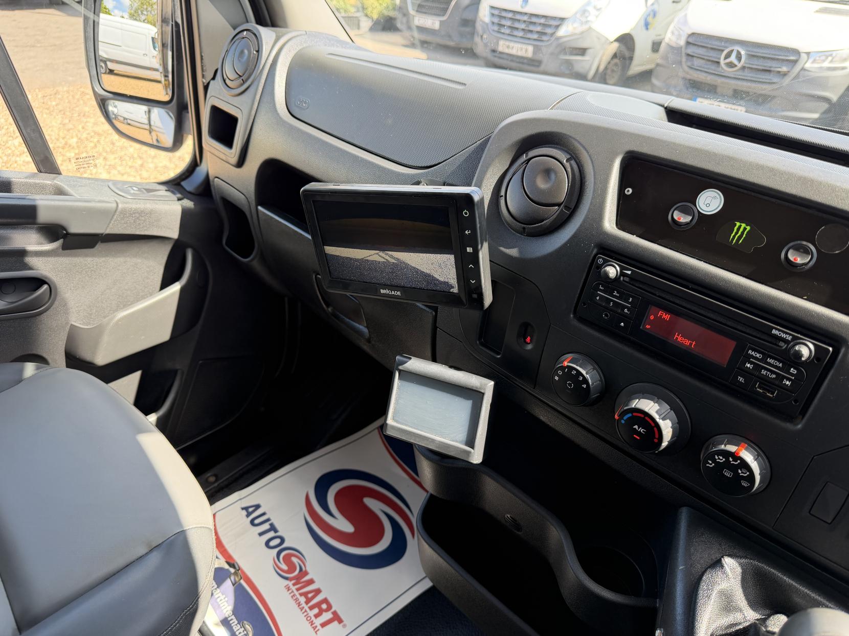 2019 Vauxhall Movano 2.3 CDTi 3500 BiTurbo Chassis Double Cab 4dr Diesel Manual FWD L2 H1 Euro 6 (135 ps) - Thumbnail 43