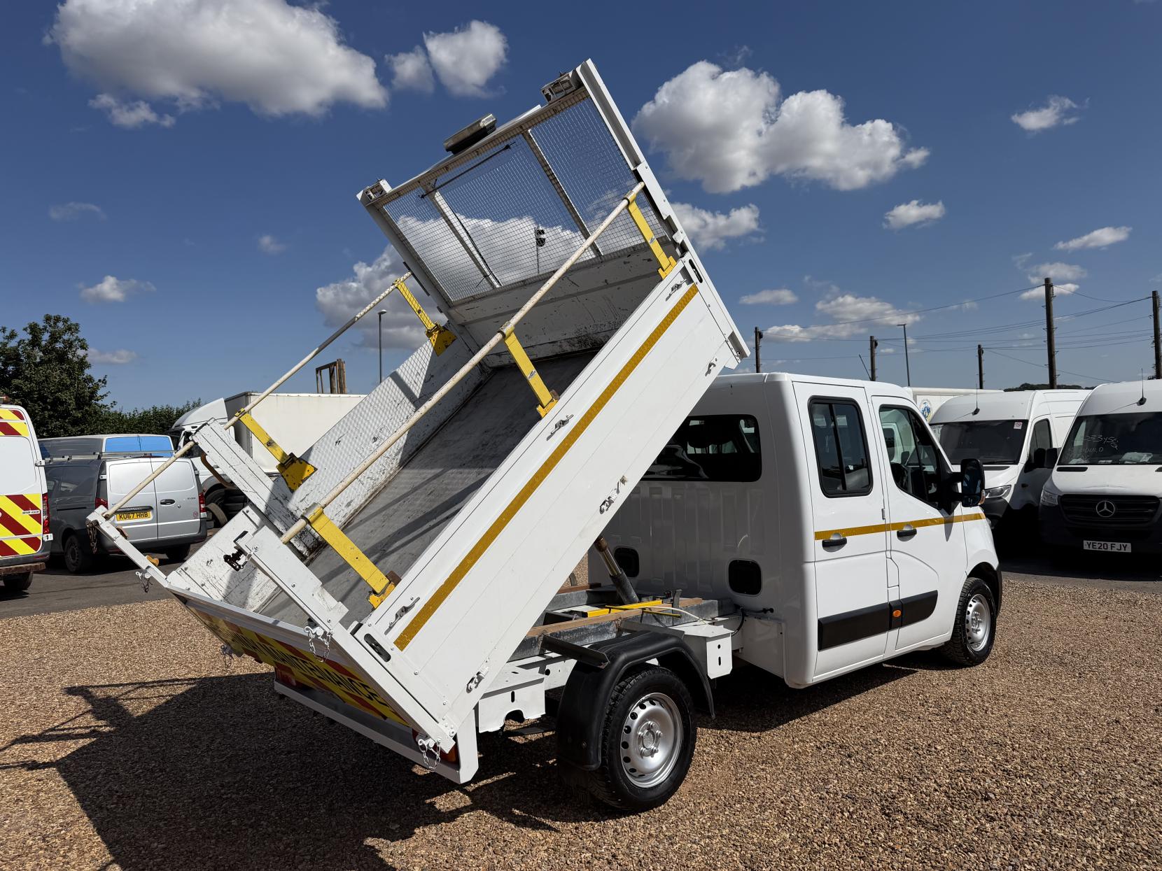 2019 Vauxhall Movano 2.3 CDTi 3500 BiTurbo Chassis Double Cab 4dr Diesel Manual FWD L2 H1 Euro 6 (135 ps) - Thumbnail 11