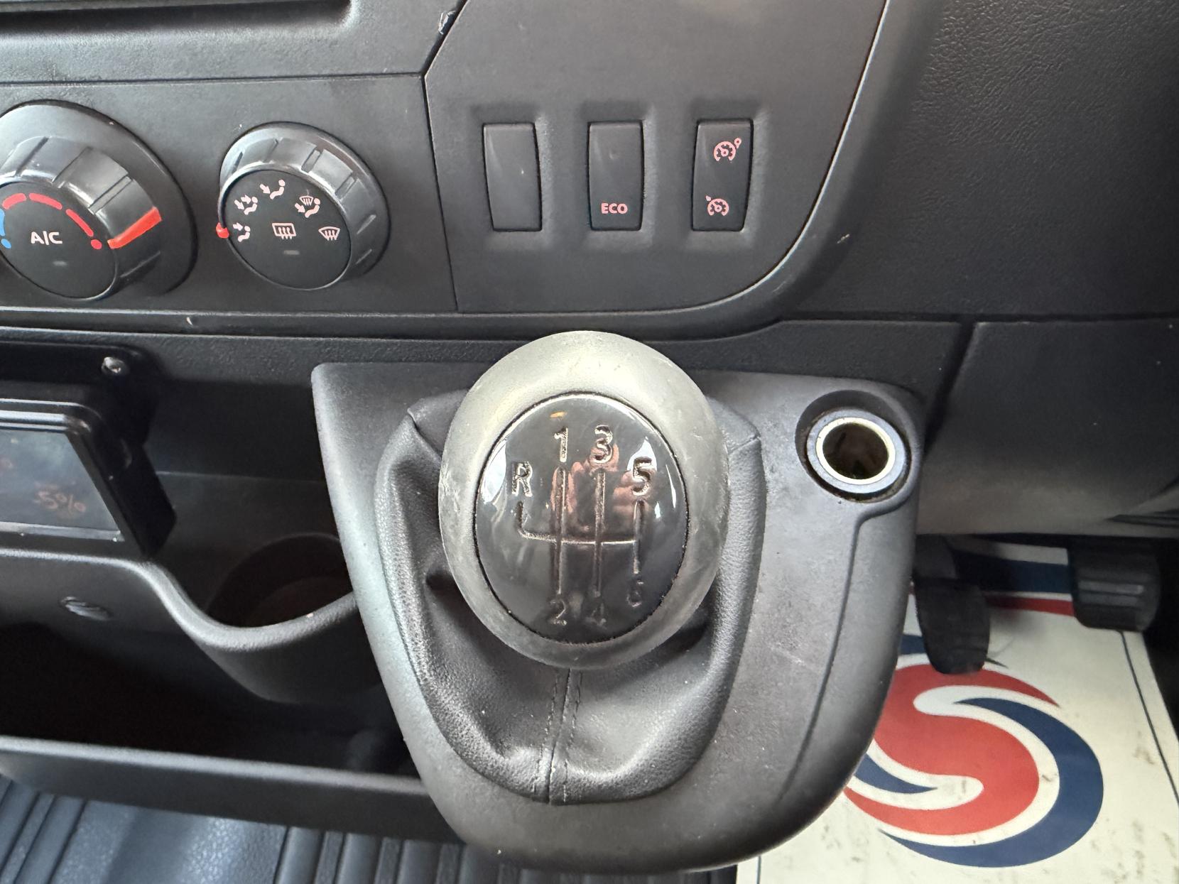 Vauxhall Movano 2.3 CDTi 3500 Panel Van 5dr Diesel Manual FWD L2 H2 Euro 6 (130 ps)