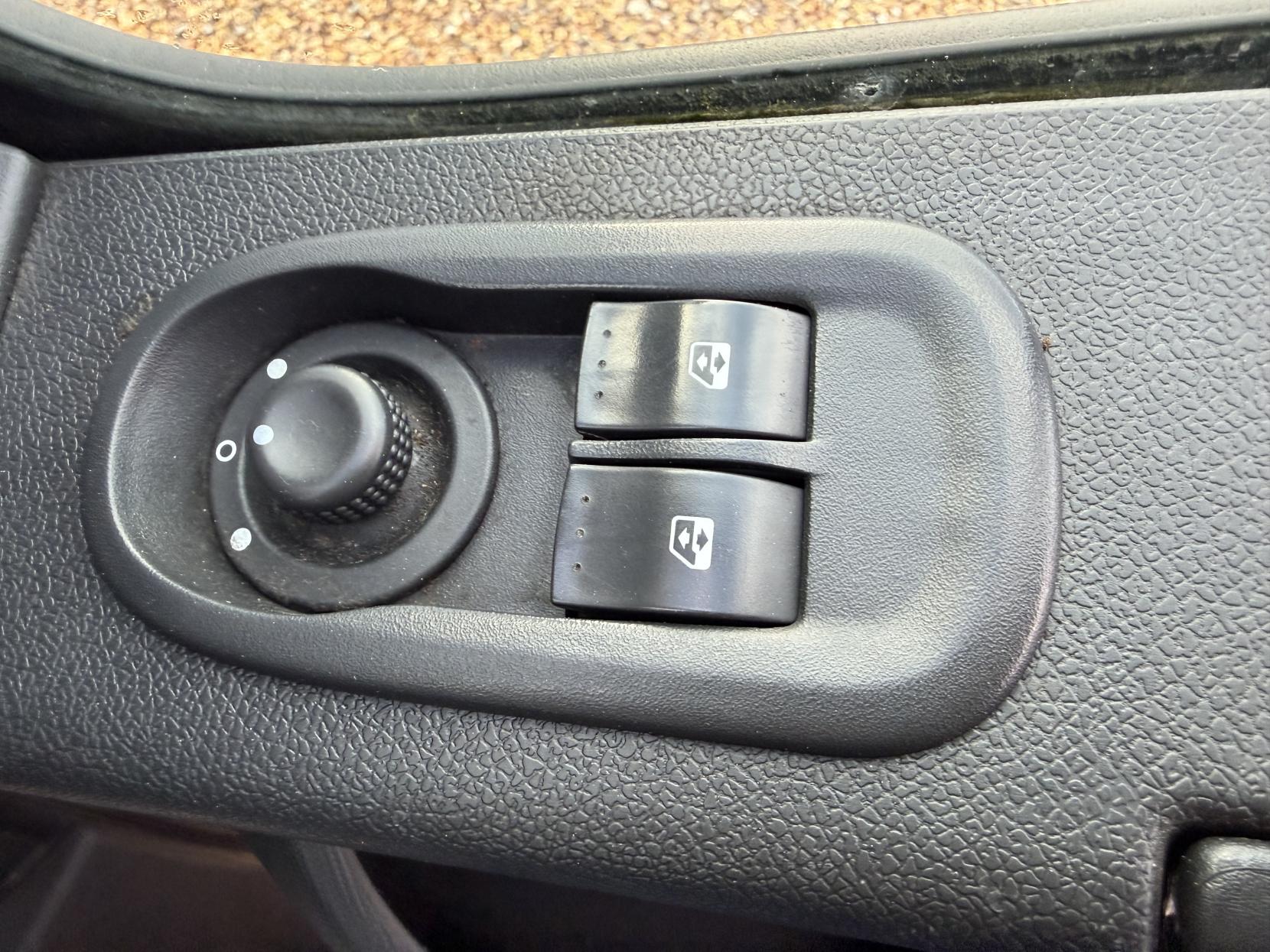 Vauxhall Movano 2.3 CDTi 3500 Panel Van 5dr Diesel Manual FWD L2 H2 Euro 6 (130 ps)