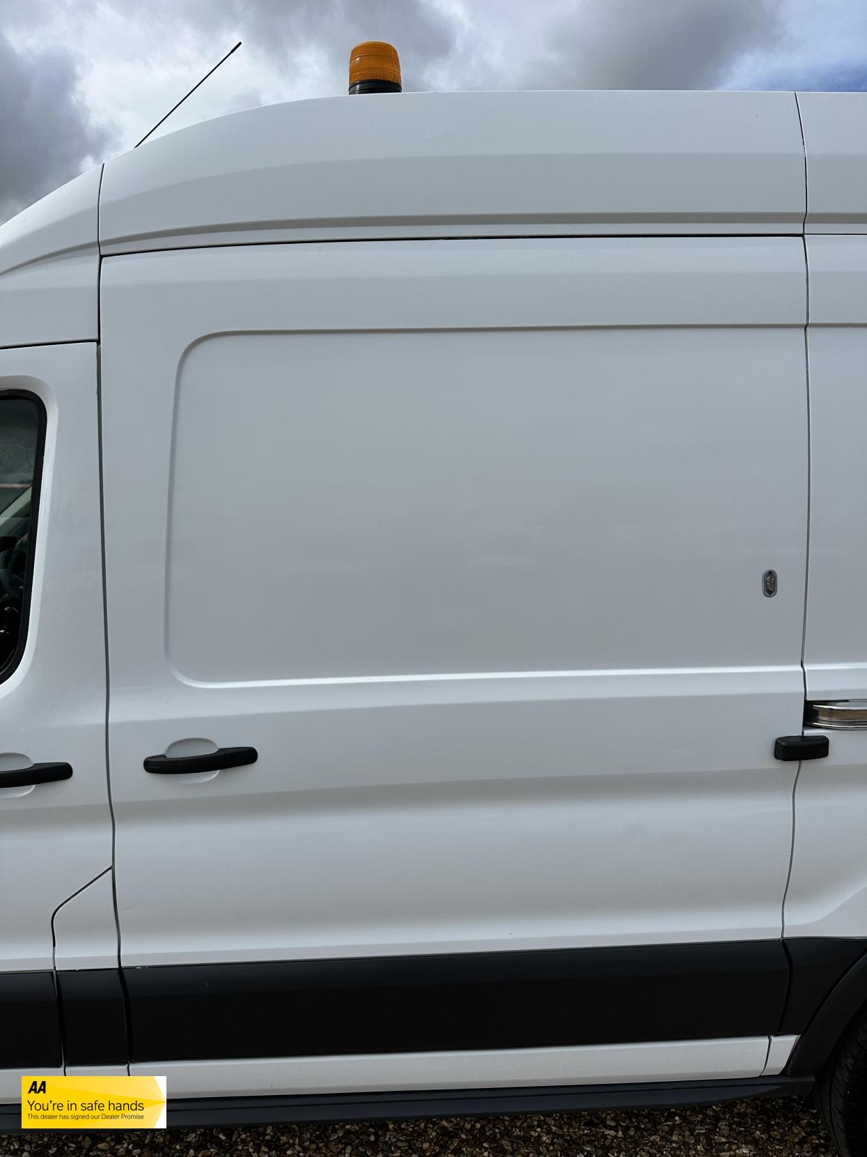Ford Transit 2.2 TDCi 350 Panel Van 5dr Diesel Manual RWD L2 H3 Euro 5 (155 ps)