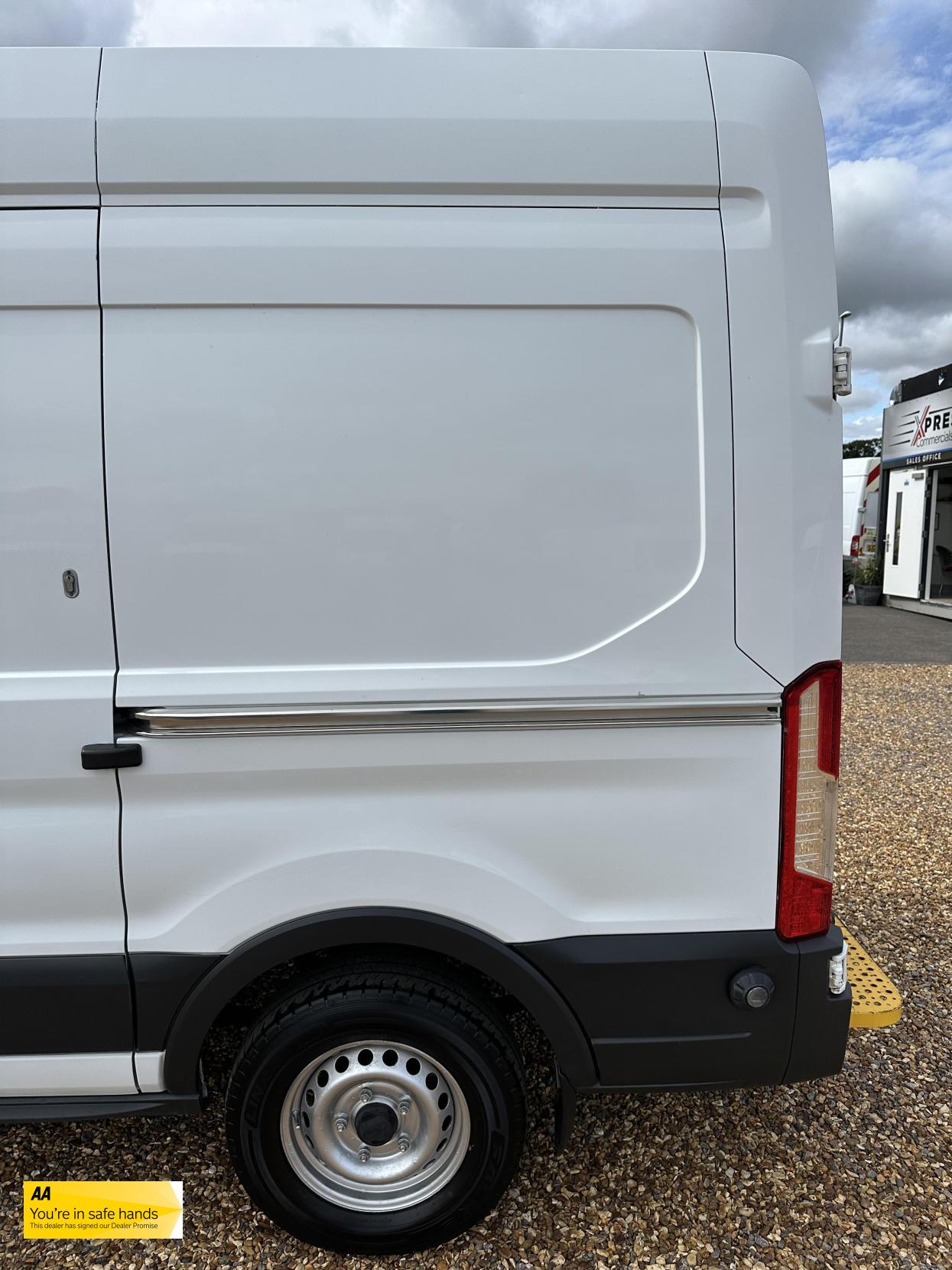 Ford Transit 2.2 TDCi 350 Panel Van 5dr Diesel Manual RWD L2 H3 Euro 5 (155 ps)
