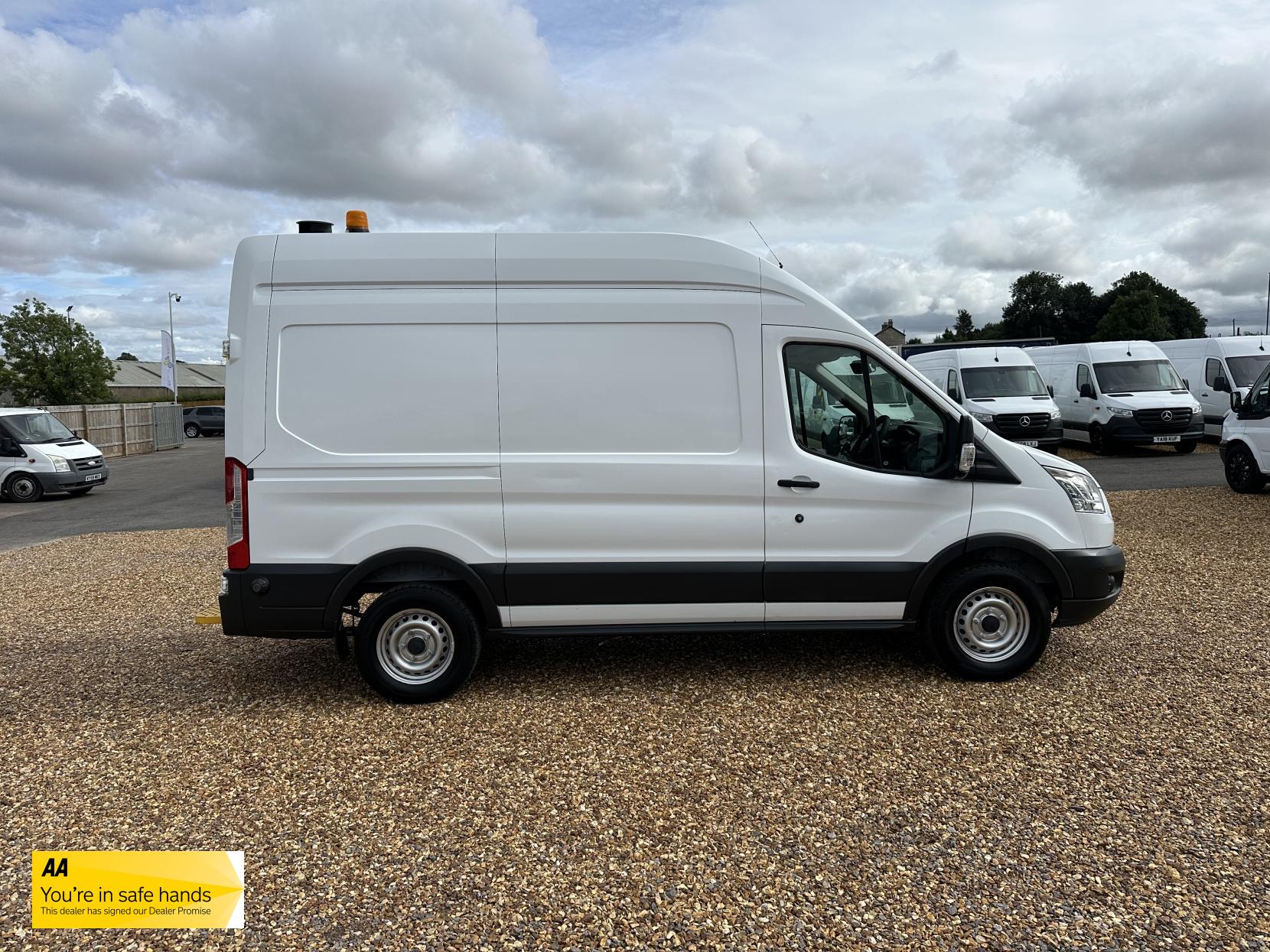 Ford Transit 2.2 TDCi 350 Panel Van 5dr Diesel Manual RWD L2 H3 Euro 5 (155 ps)