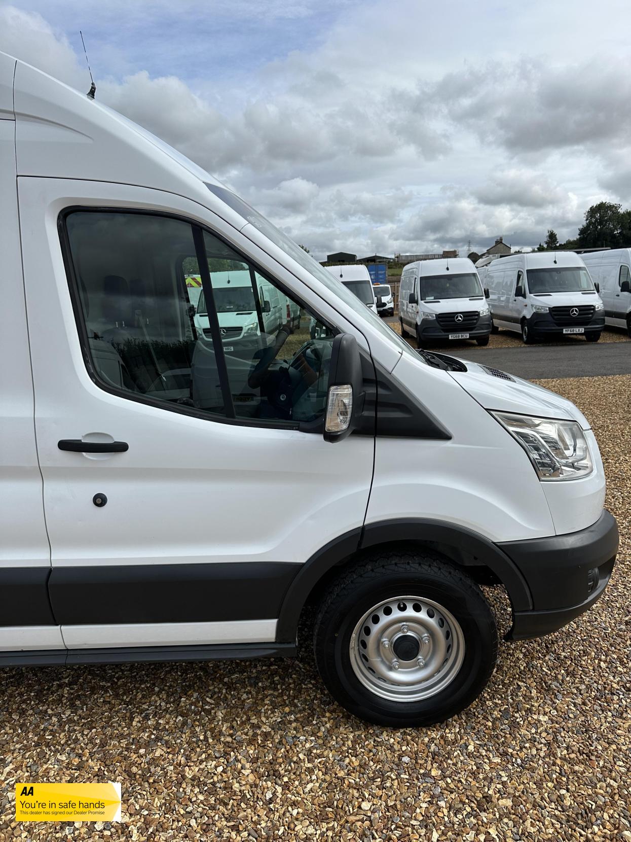 Ford Transit 2.2 TDCi 350 Panel Van 5dr Diesel Manual RWD L2 H3 Euro 5 (155 ps)