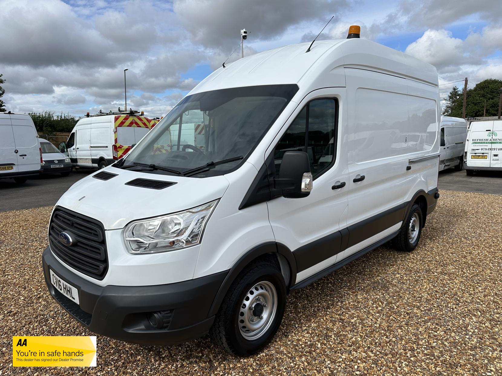 Ford Transit 2.2 TDCi 350 Panel Van 5dr Diesel Manual RWD L2 H3 Euro 5 (155 ps)