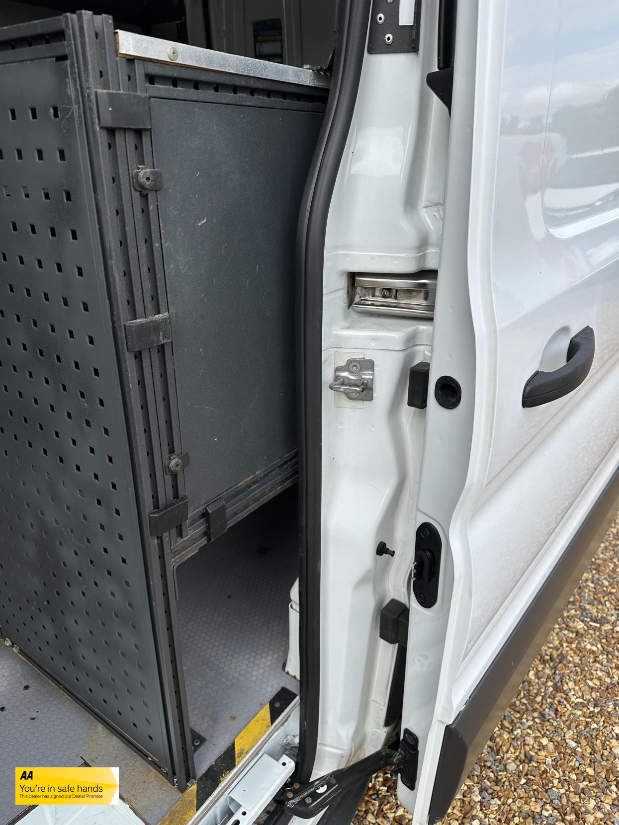 Ford Transit 2.2 TDCi 350 Panel Van 5dr Diesel Manual RWD L2 H3 Euro 5 (155 ps)