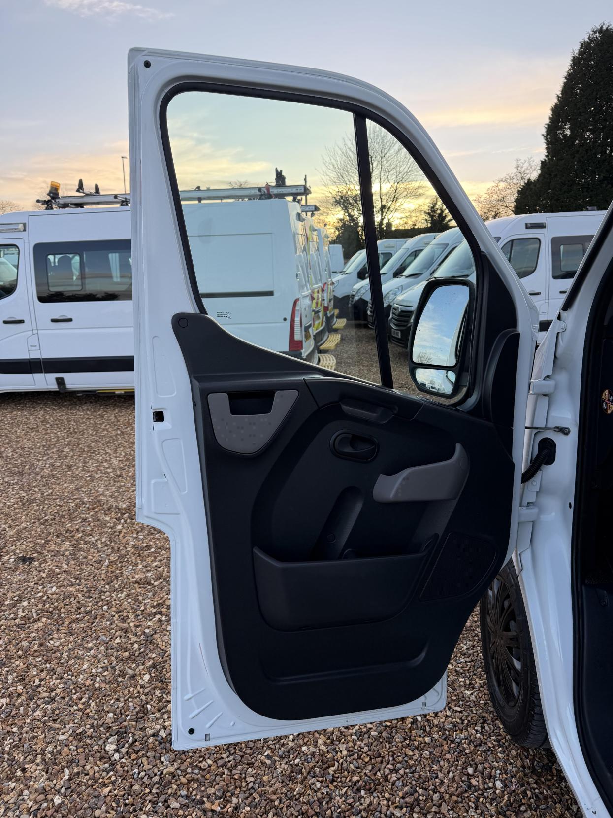 Vauxhall Movano 2.3 CDTi 3500 Panel Van 5dr Diesel Manual FWD L2 H2 Euro 6 (130 ps)