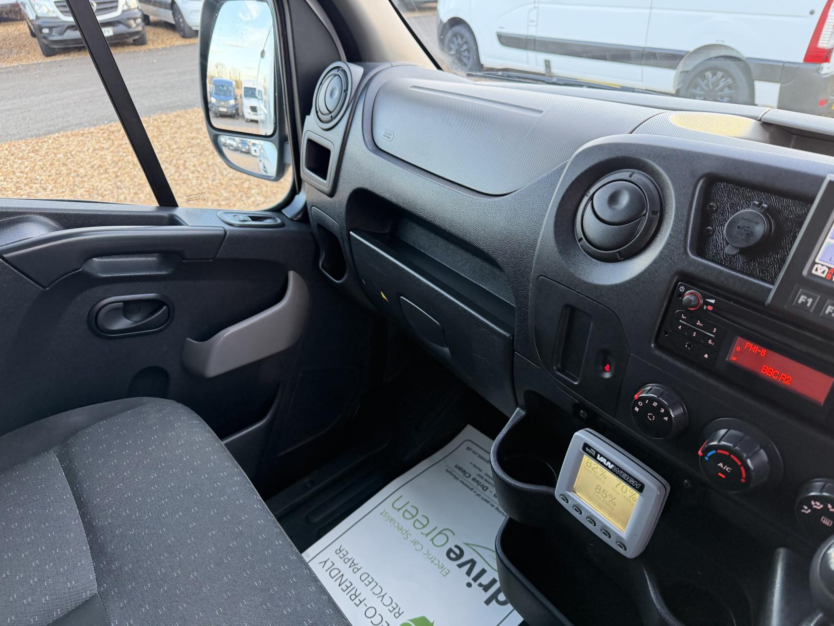 Vauxhall Movano 2.3 CDTi 3500 Panel Van 5dr Diesel Manual FWD L2 H2 Euro 6 (130 ps)