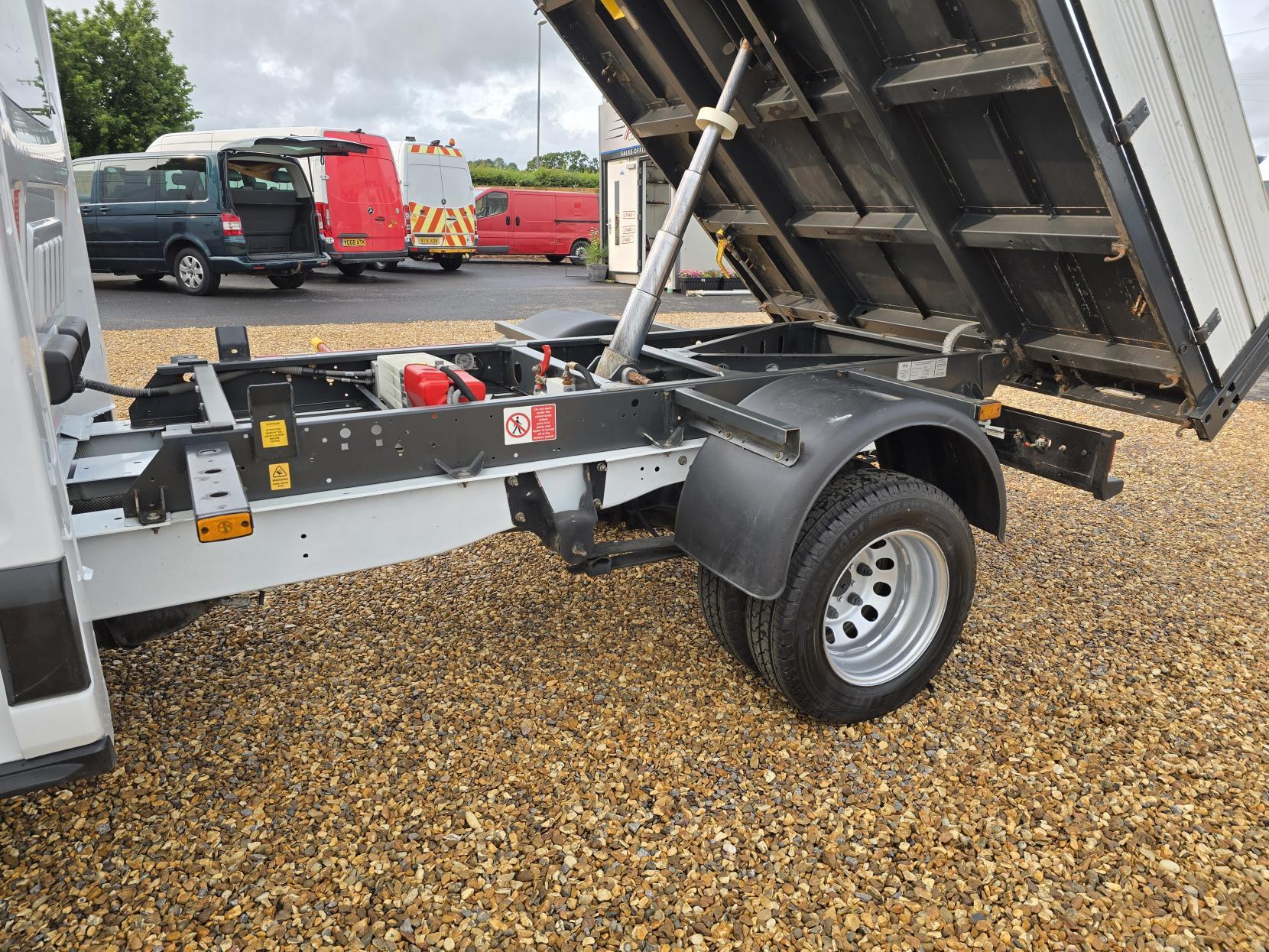 Ford Transit 2.0 350 EcoBlue Leader Tipper Double Cab 4dr Diesel Manual RWD L3 Euro 6 (s/s) (1-Way, Aluminium, 1-Stop) (130 ps)