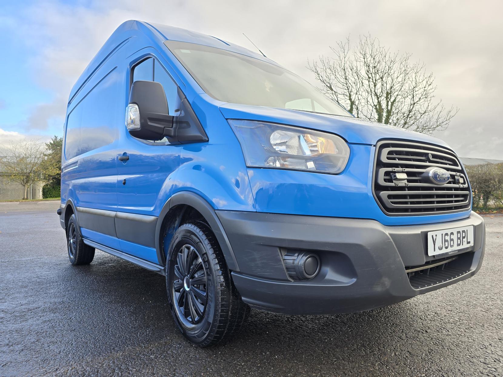 Ford Transit 2.0 350 EcoBlue Panel Van 5dr Diesel Manual RWD L2 H3 Euro 6 (170 ps)