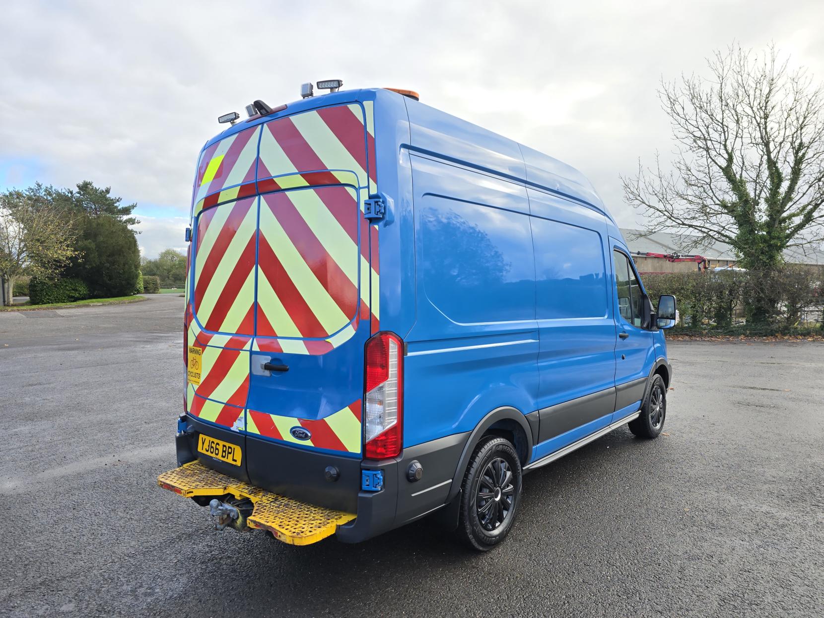 Ford Transit 2.0 350 EcoBlue Panel Van 5dr Diesel Manual RWD L2 H3 Euro 6 (170 ps)