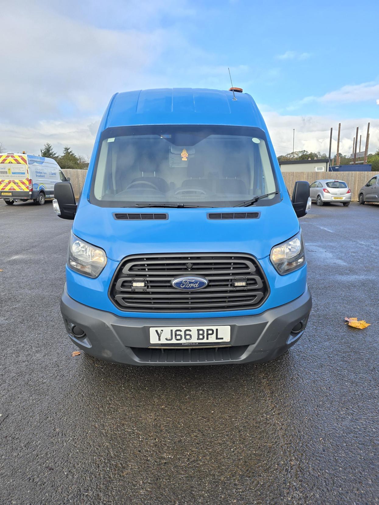 Ford Transit 2.0 350 EcoBlue Panel Van 5dr Diesel Manual RWD L2 H3 Euro 6 (170 ps)