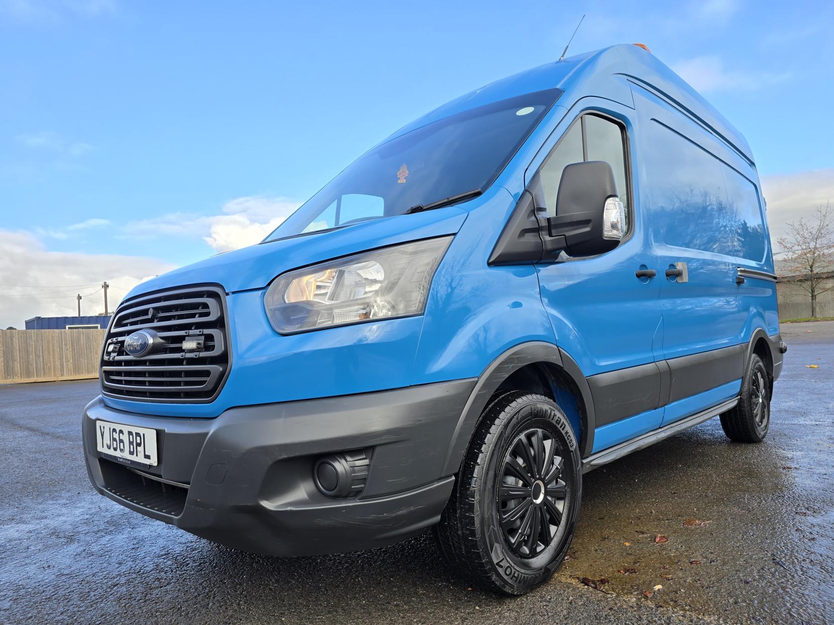 Ford Transit 2.0 350 EcoBlue Panel Van 5dr Diesel Manual RWD L2 H3 Euro 6 (170 ps)