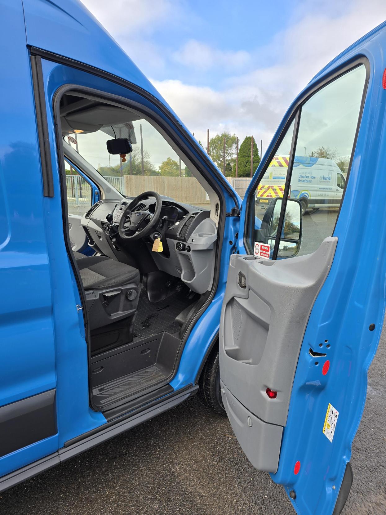 Ford Transit 2.0 350 EcoBlue Panel Van 5dr Diesel Manual RWD L2 H3 Euro 6 (170 ps)