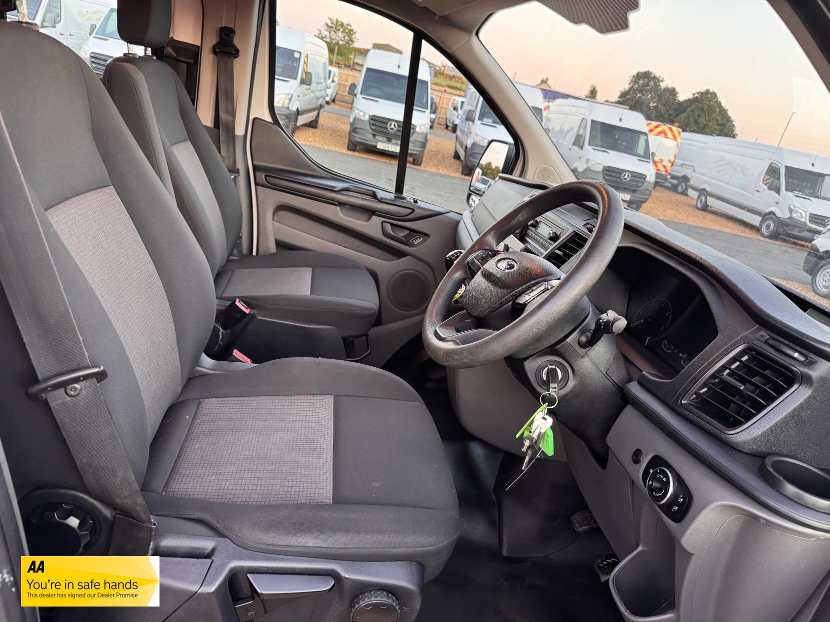 Ford Transit Custom 2.0 280 EcoBlue Crew Van Double Cab 5dr Diesel Manual L1 H1 Euro 6 (5 Seat) (105 ps)