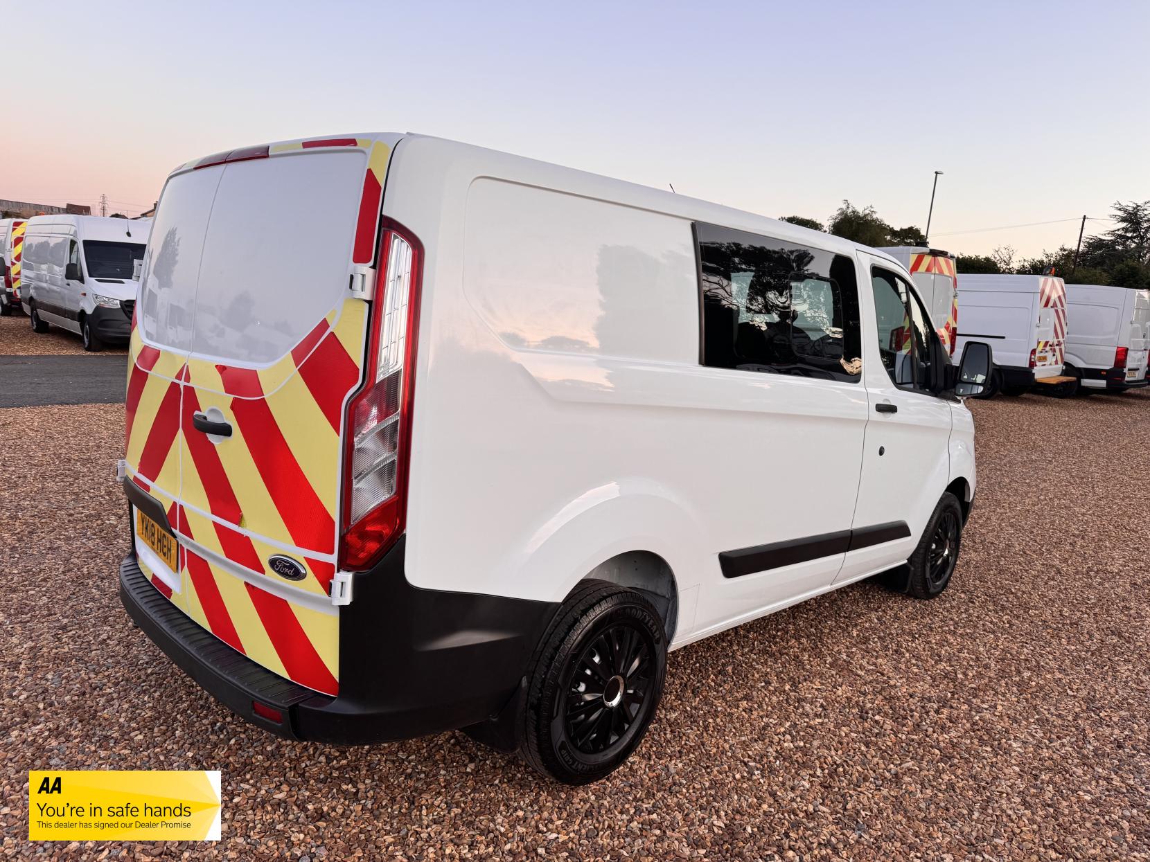Ford Transit Custom 2.0 280 EcoBlue Crew Van Double Cab 5dr Diesel Manual L1 H1 Euro 6 (5 Seat) (105 ps)