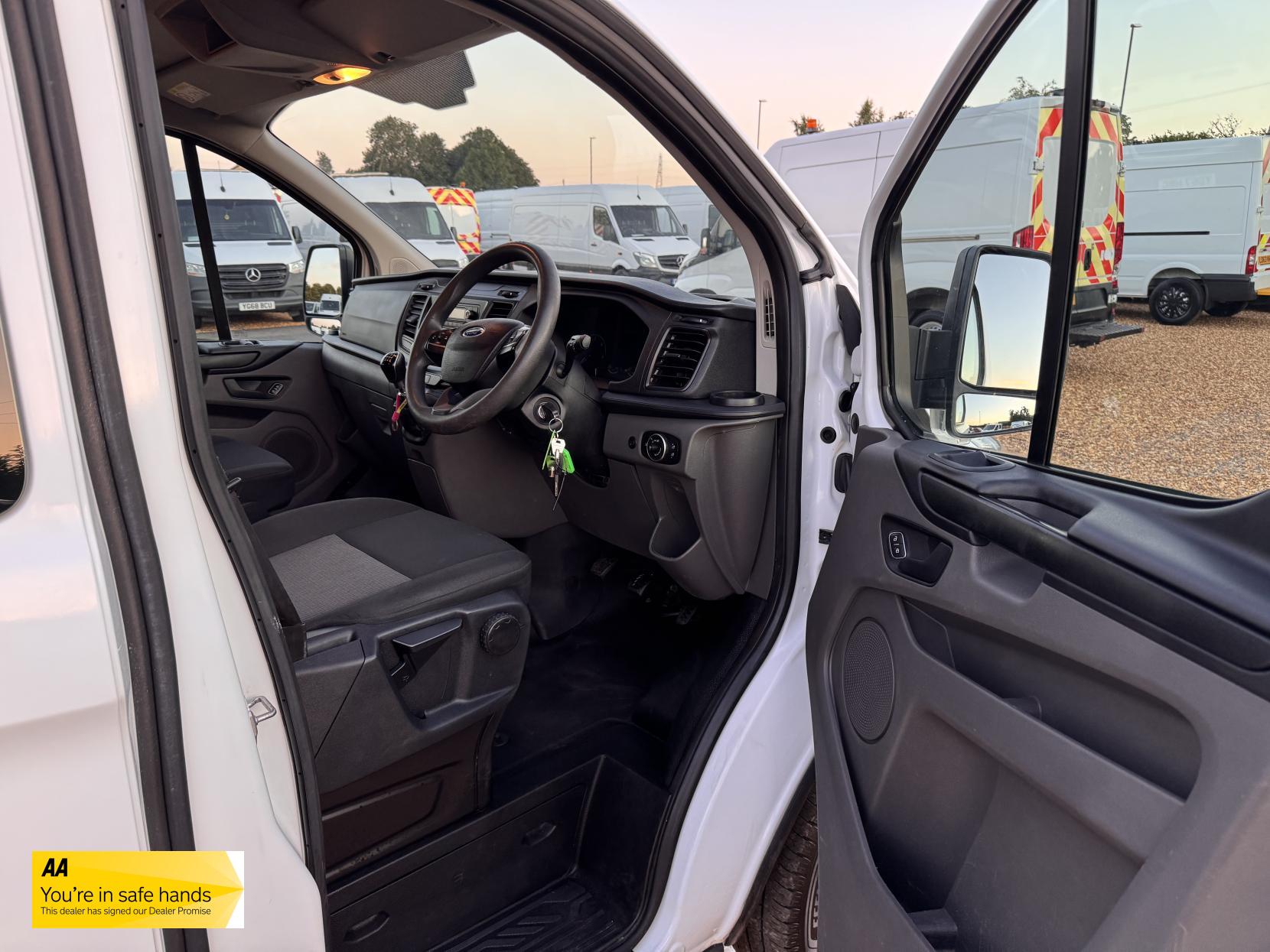 Ford Transit Custom 2.0 280 EcoBlue Crew Van Double Cab 5dr Diesel Manual L1 H1 Euro 6 (5 Seat) (105 ps)