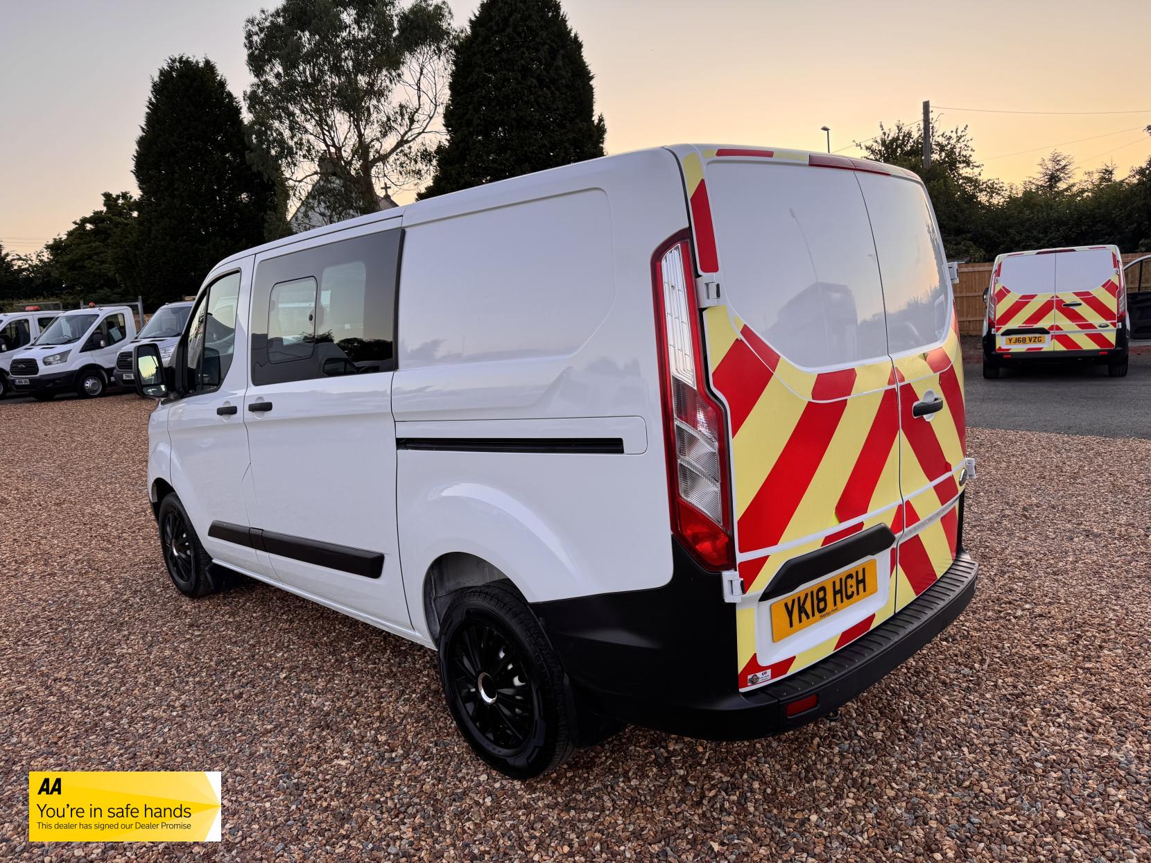 Ford Transit Custom 2.0 280 EcoBlue Crew Van Double Cab 5dr Diesel Manual L1 H1 Euro 6 (5 Seat) (105 ps)
