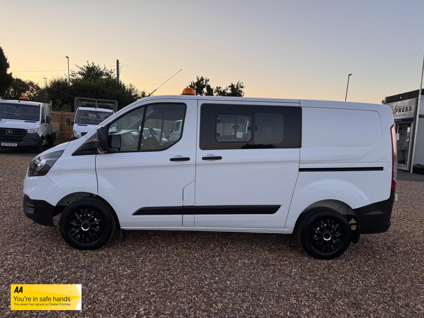 Ford Transit Custom 2.0 280 EcoBlue Crew Van Double Cab 5dr Diesel Manual L1 H1 Euro 6 (5 Seat) (105 ps)