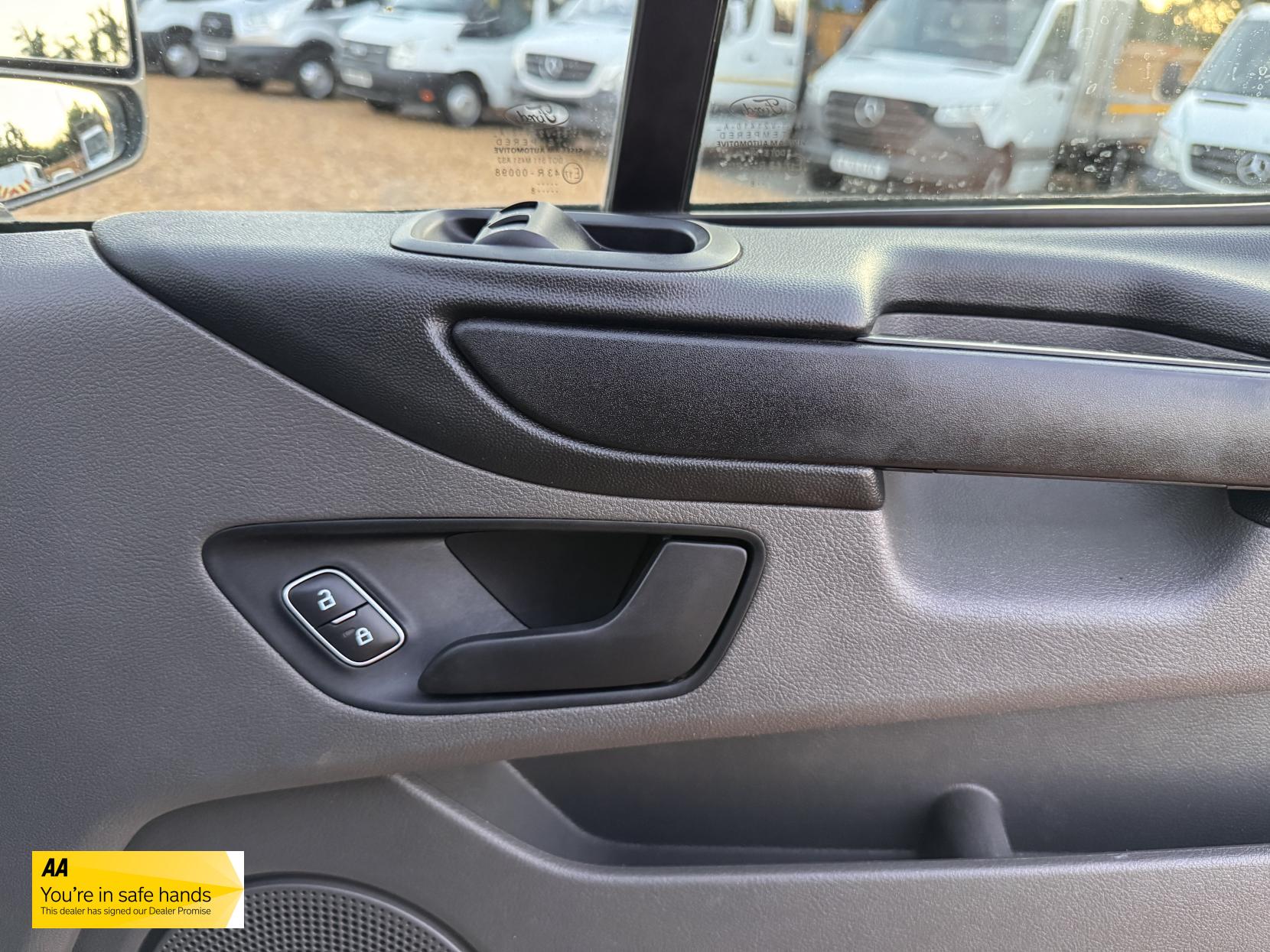 Ford Transit Custom 2.0 280 EcoBlue Crew Van Double Cab 5dr Diesel Manual L1 H1 Euro 6 (5 Seat) (105 ps)