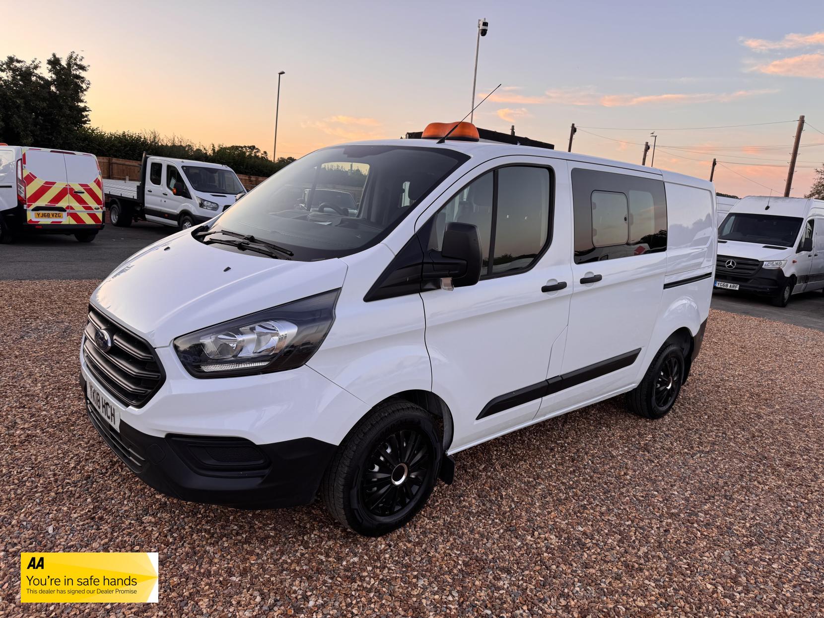 Ford Transit Custom 2.0 280 EcoBlue Crew Van Double Cab 5dr Diesel Manual L1 H1 Euro 6 (5 Seat) (105 ps)