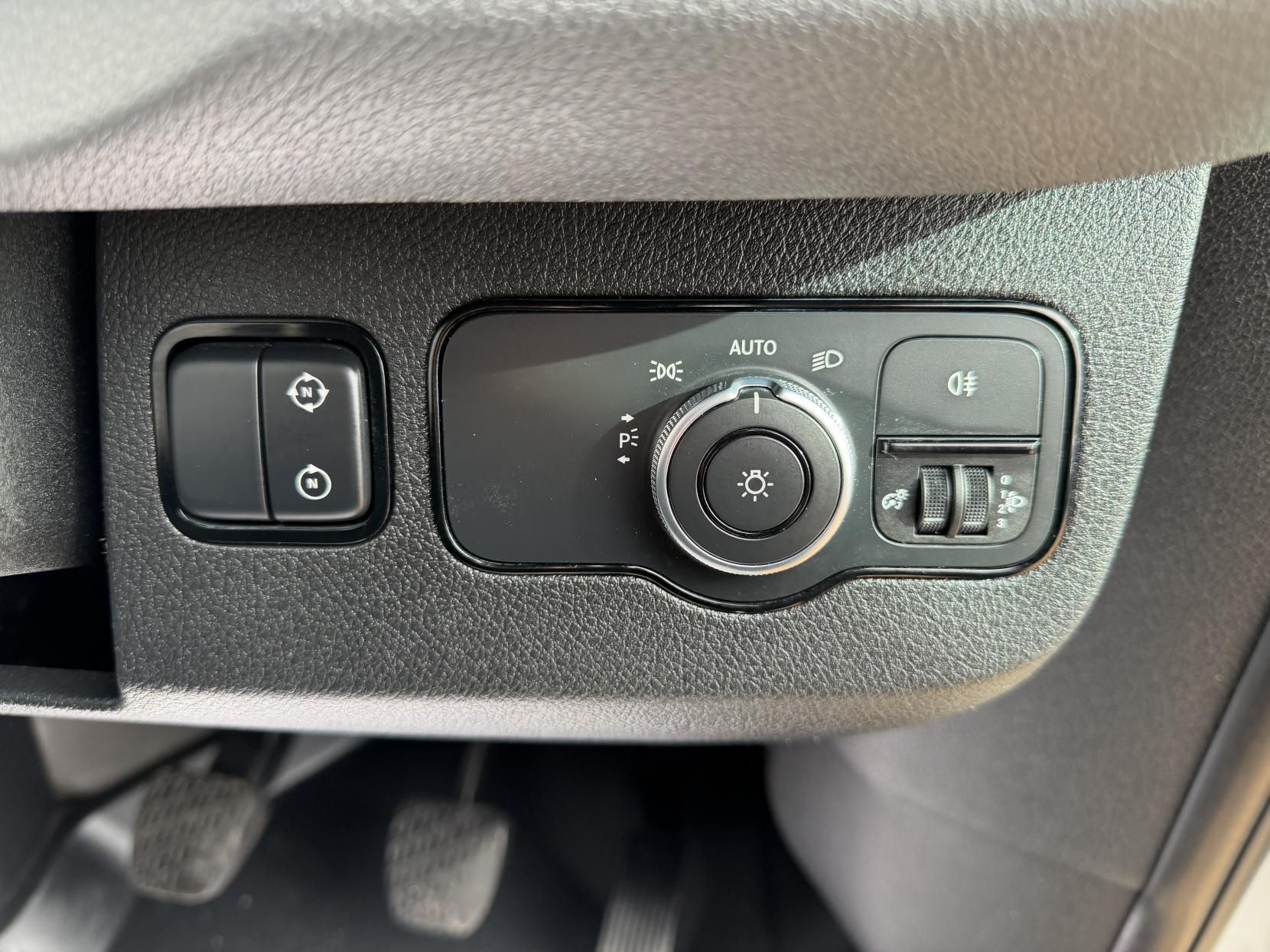 Mercedes-Benz Sprinter 2.1 316 CDI Panel Van 5dr Diesel Manual RWD L2 H2 Euro 6 (163 ps)