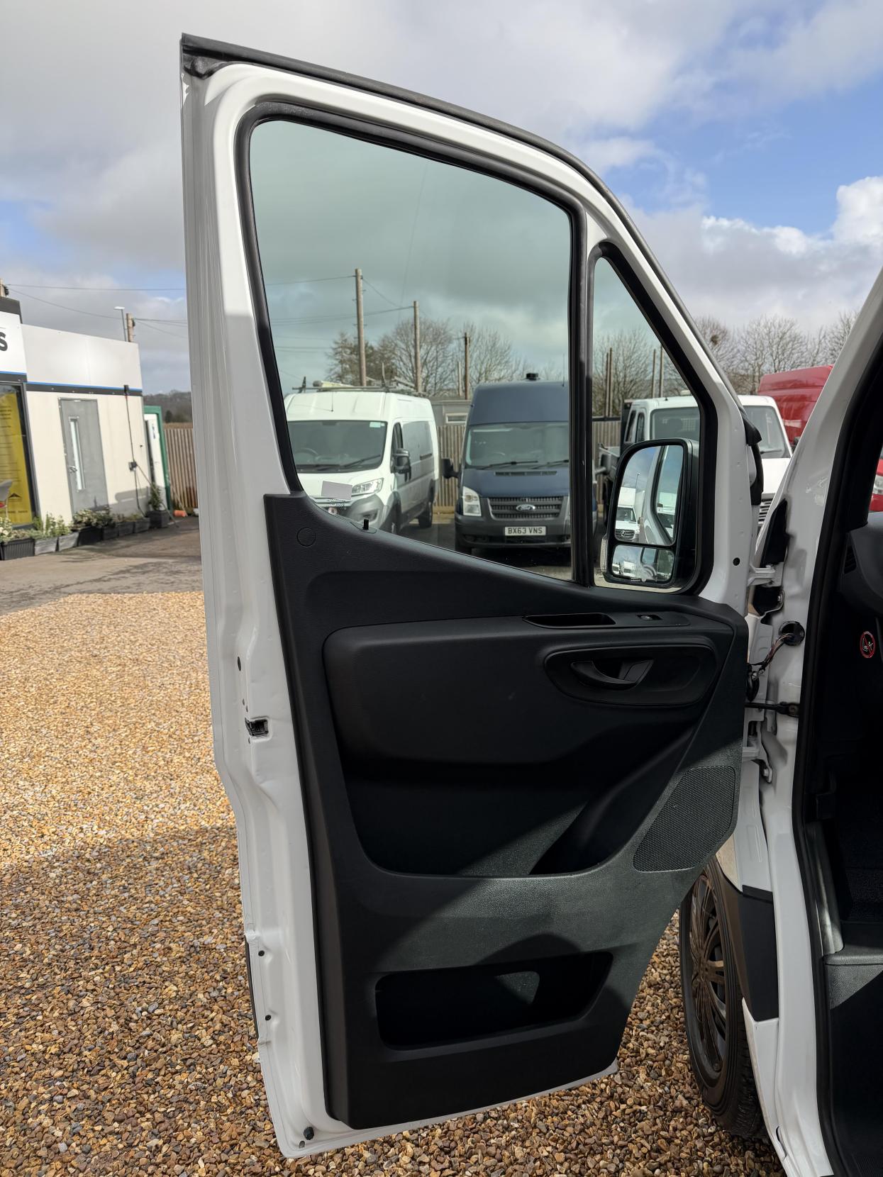 Mercedes-Benz Sprinter 2.1 316 CDI Panel Van 5dr Diesel Manual RWD L2 H2 Euro 6 (163 ps)