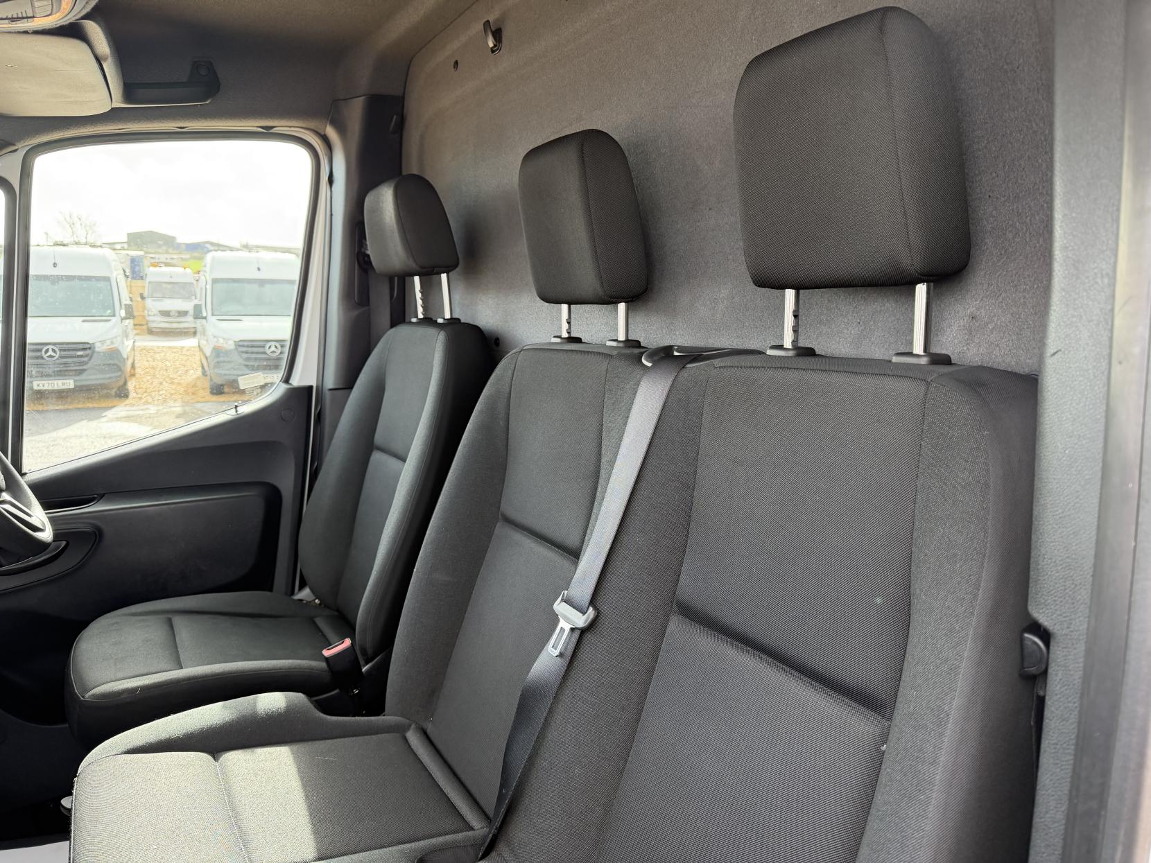 Mercedes-Benz Sprinter 2.1 316 CDI Panel Van 5dr Diesel Manual RWD L2 H2 Euro 6 (163 ps)