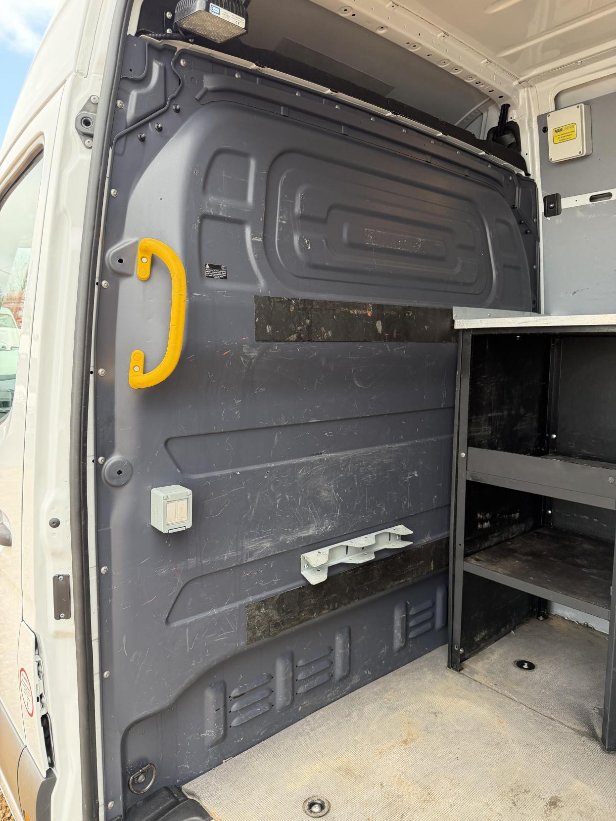 Mercedes-Benz Sprinter 2.1 316 CDI Panel Van 5dr Diesel Manual RWD L2 H2 Euro 6 (163 ps)